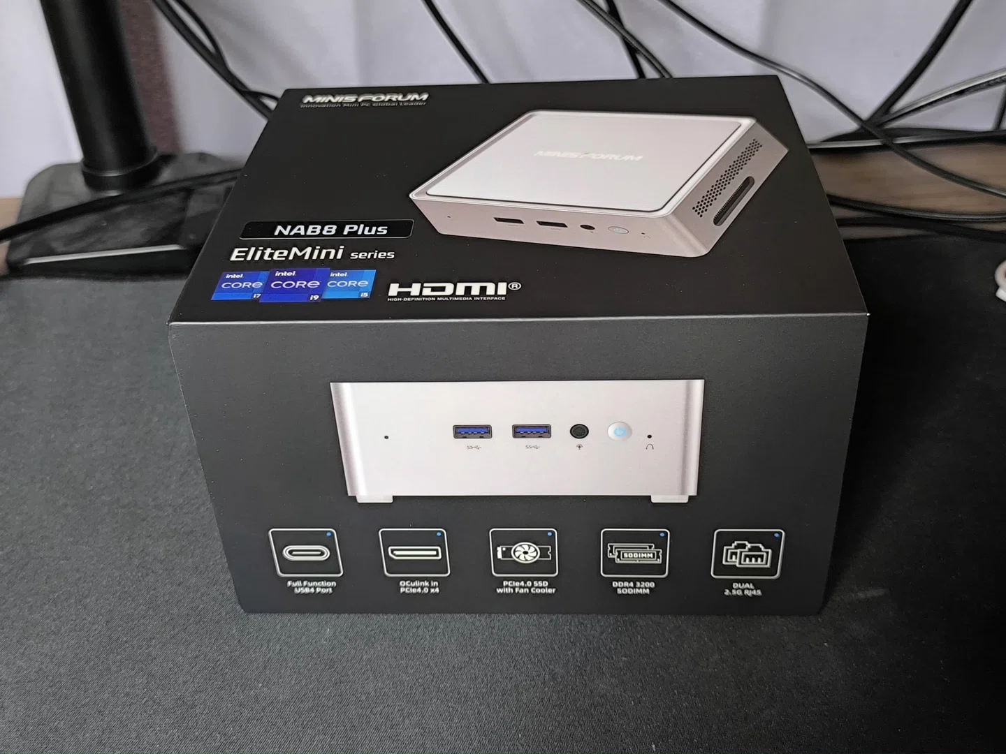 Minisforum NAB8 Plusのスペックや実機の外観紹介【実機レビュー