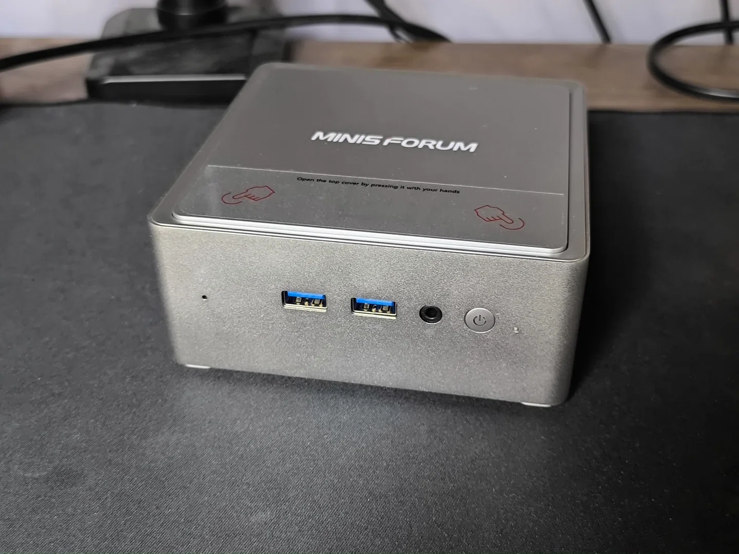 Minisforum NAB8 Plusのスペックや実機の外観紹介【実機レビュー
