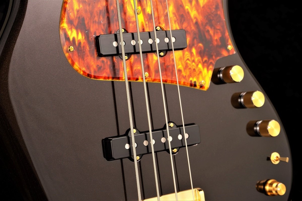 Rhino(ライノ) ここが凄い！｜Freedom Custom Guitar Research