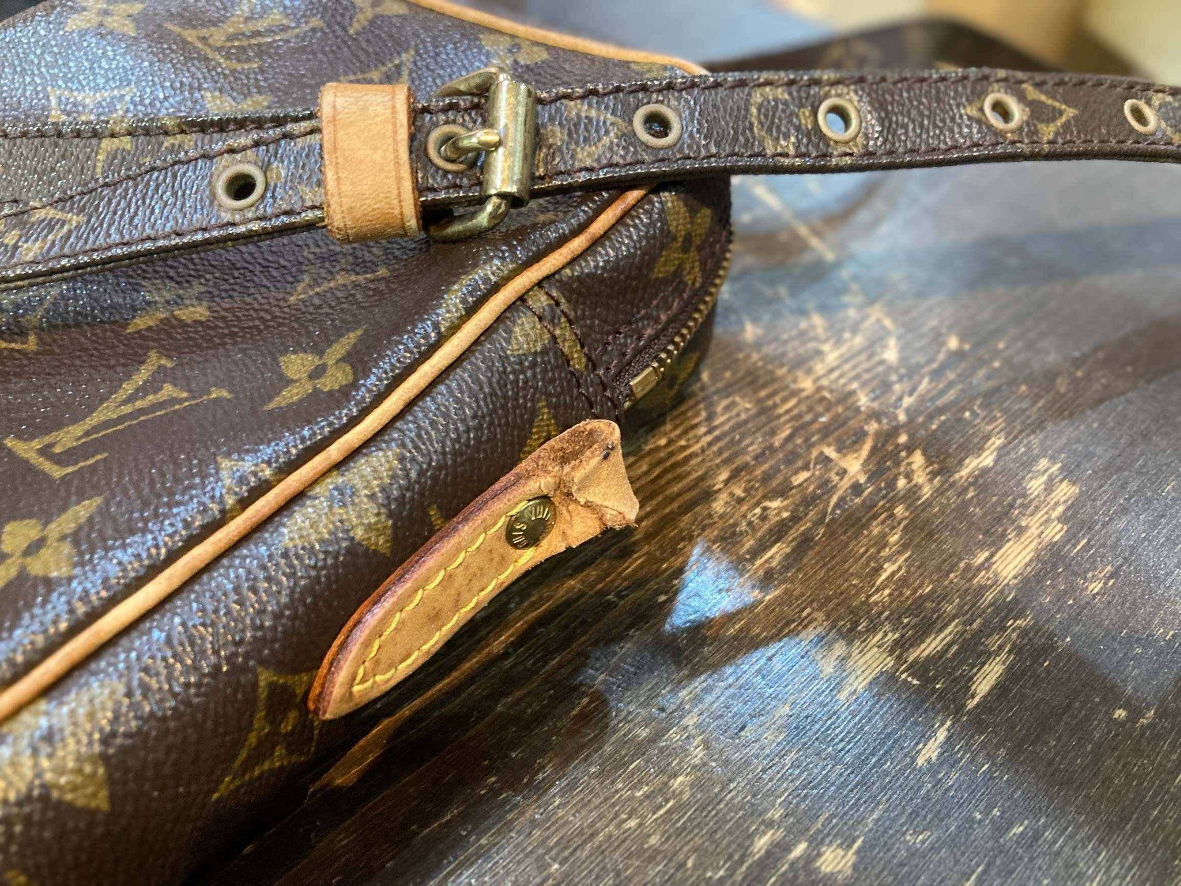 根付修理/根革交換】Louis Vuitton/ルイヴィトンショルダー