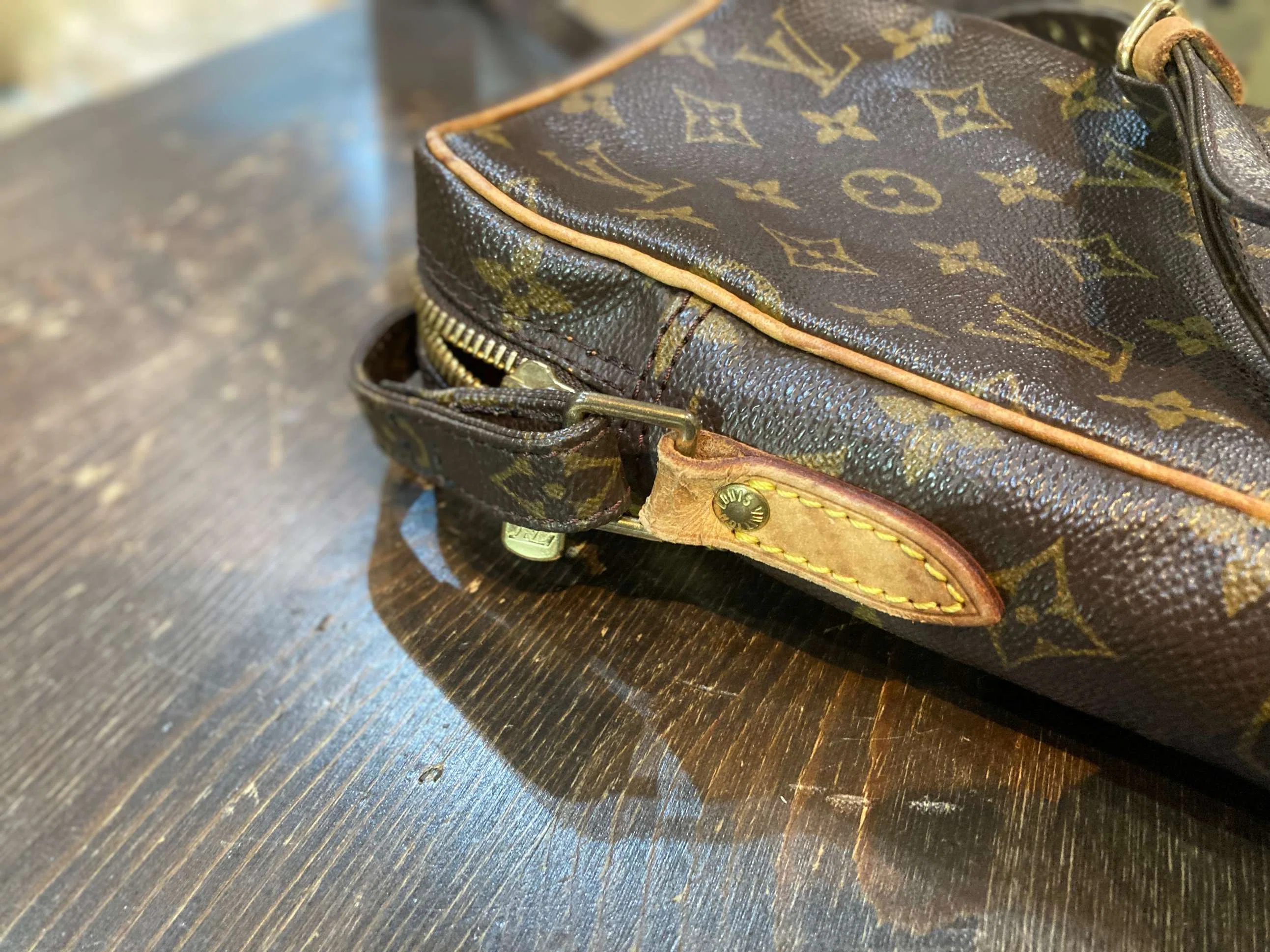 根付修理/根革交換】Louis Vuitton/ルイヴィトンショルダーバッグ