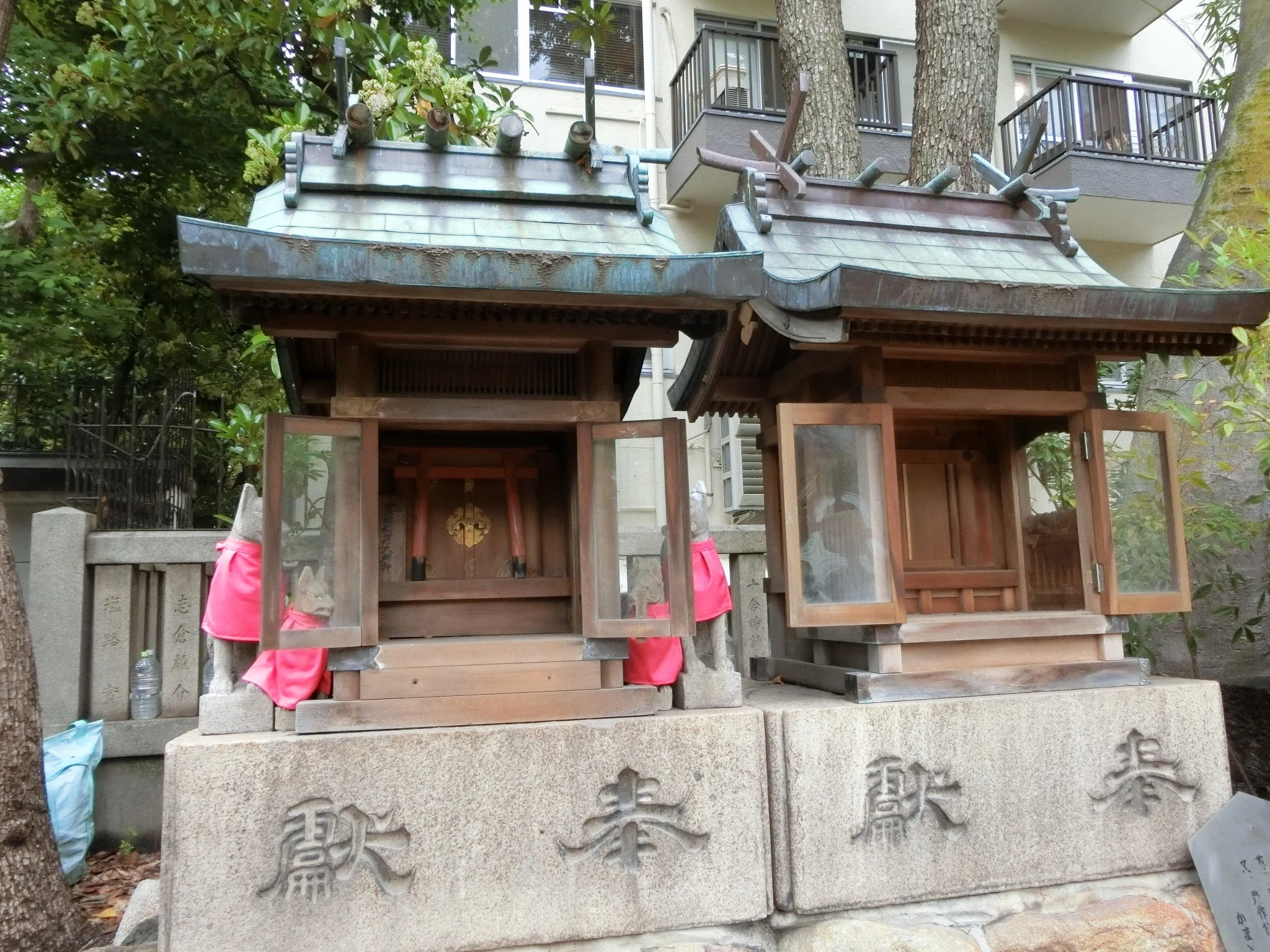 唯一無二の社殿スサノオファミリー「難波八阪神社」海外のお客様の旅行
