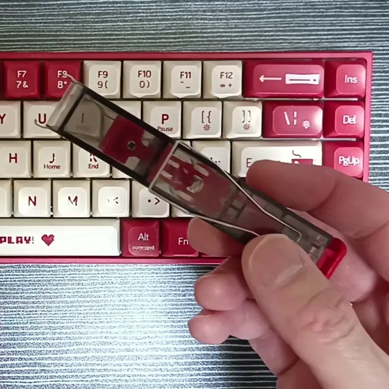 メカニカルキーボードのキースイッチを青軸🔵から赤軸🔴に交換してみた