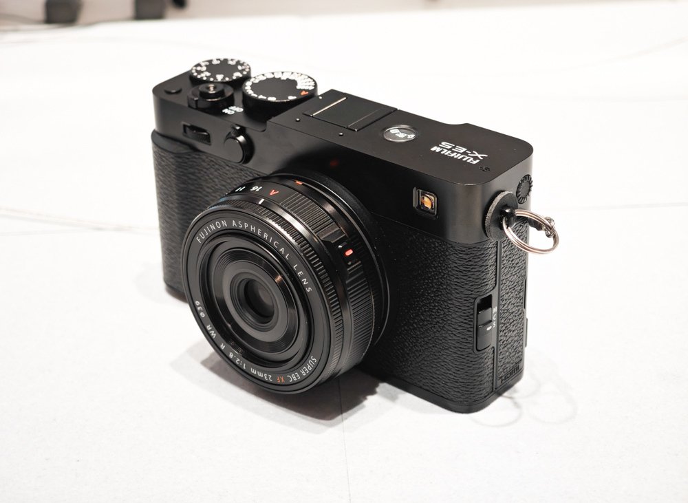 富士フィルム「X-E5」 購入前レビュー 「キットレンズ固定でコンパクト