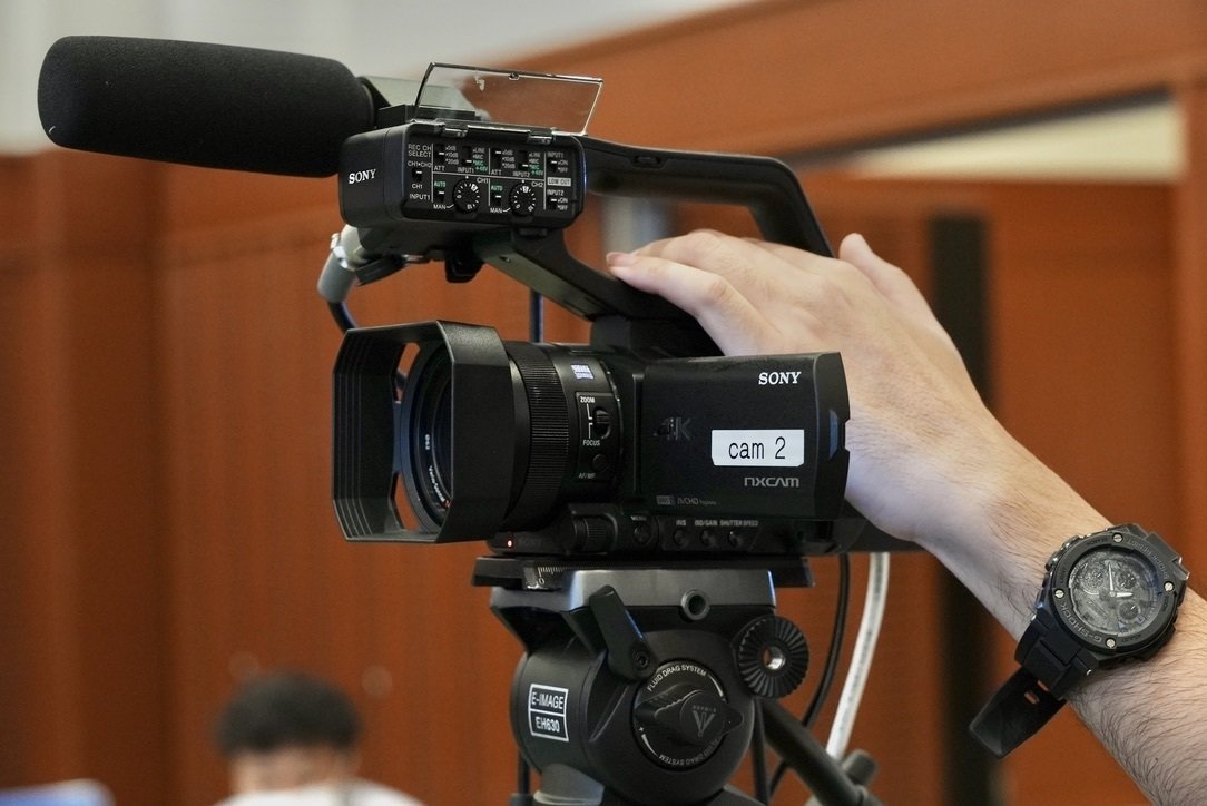 SONY HXR-NX80 業務用4Kビデオカメラ おまけ付き SONY HXR-NX80 | パンダスタジオ・レンタル公式サイト