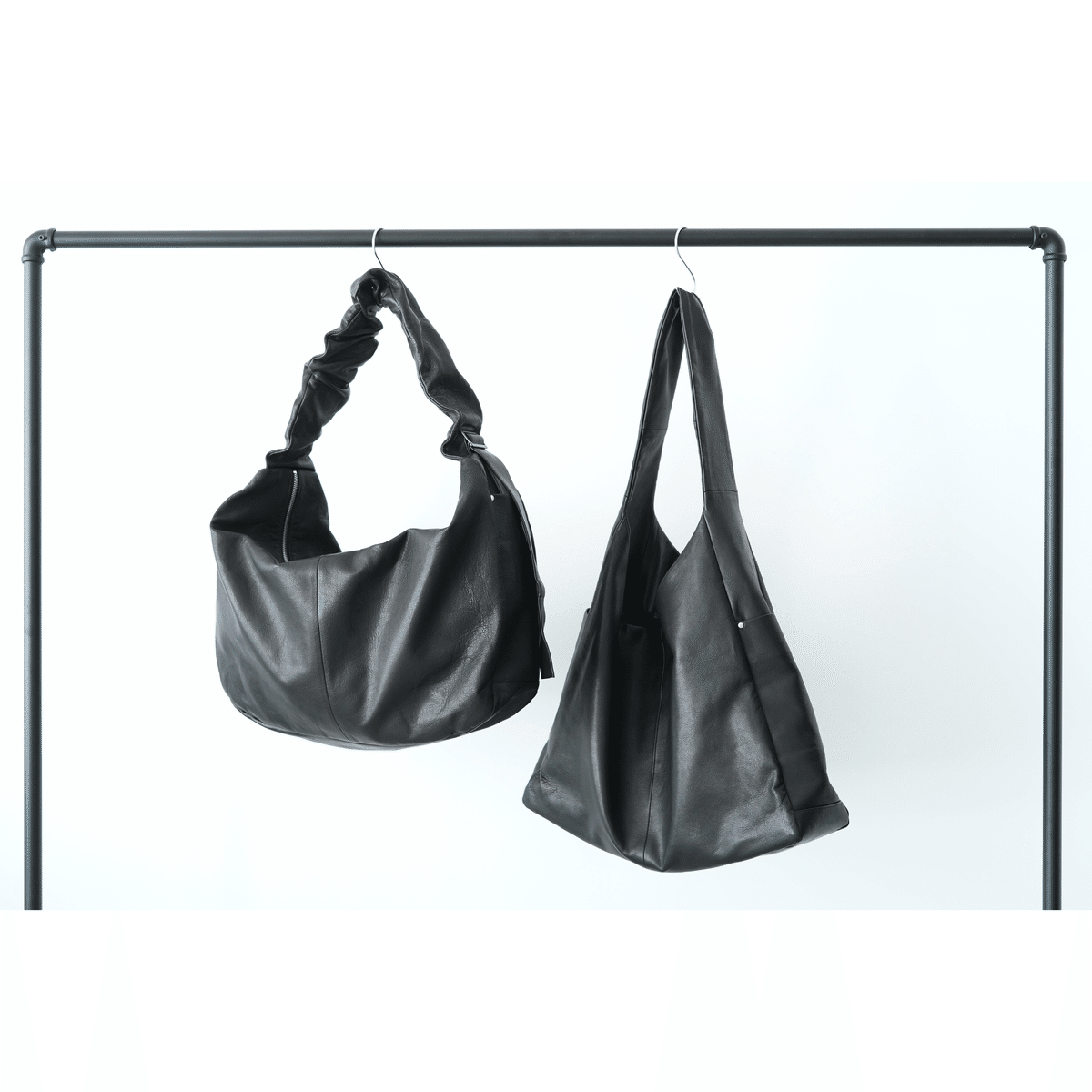 ssstein / シュタイン】LEATHER SHOULDER BAG - BLACK | 公式