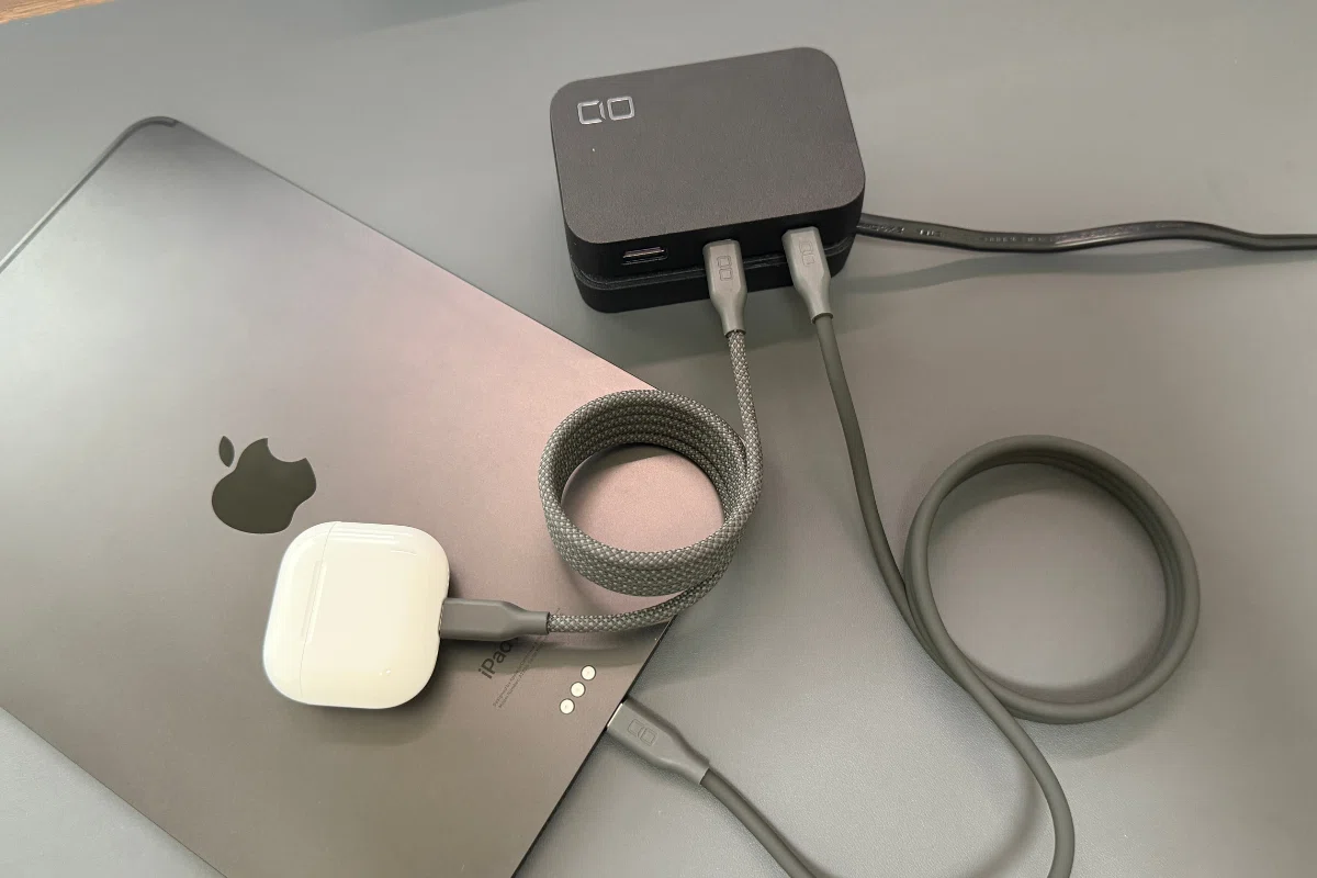 CIO Polaris CUBE Built in CABLEで充電ストレス解消！カフェやオフィスで大活躍の多機能USB電源タップ実体験レビュー
