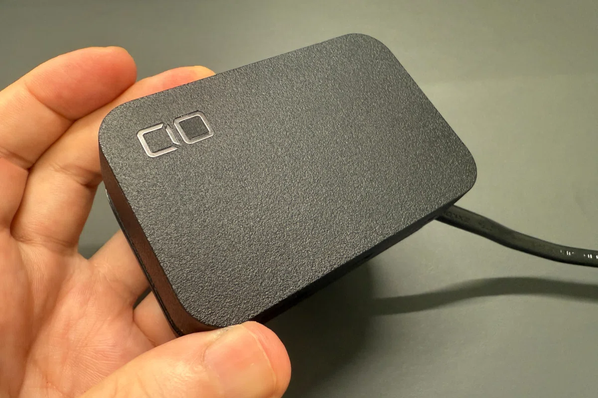 CIO Polaris CUBE Built in CABLEで充電ストレス解消！カフェやオフィスで大活躍の多機能USB電源タップ実体験レビュー