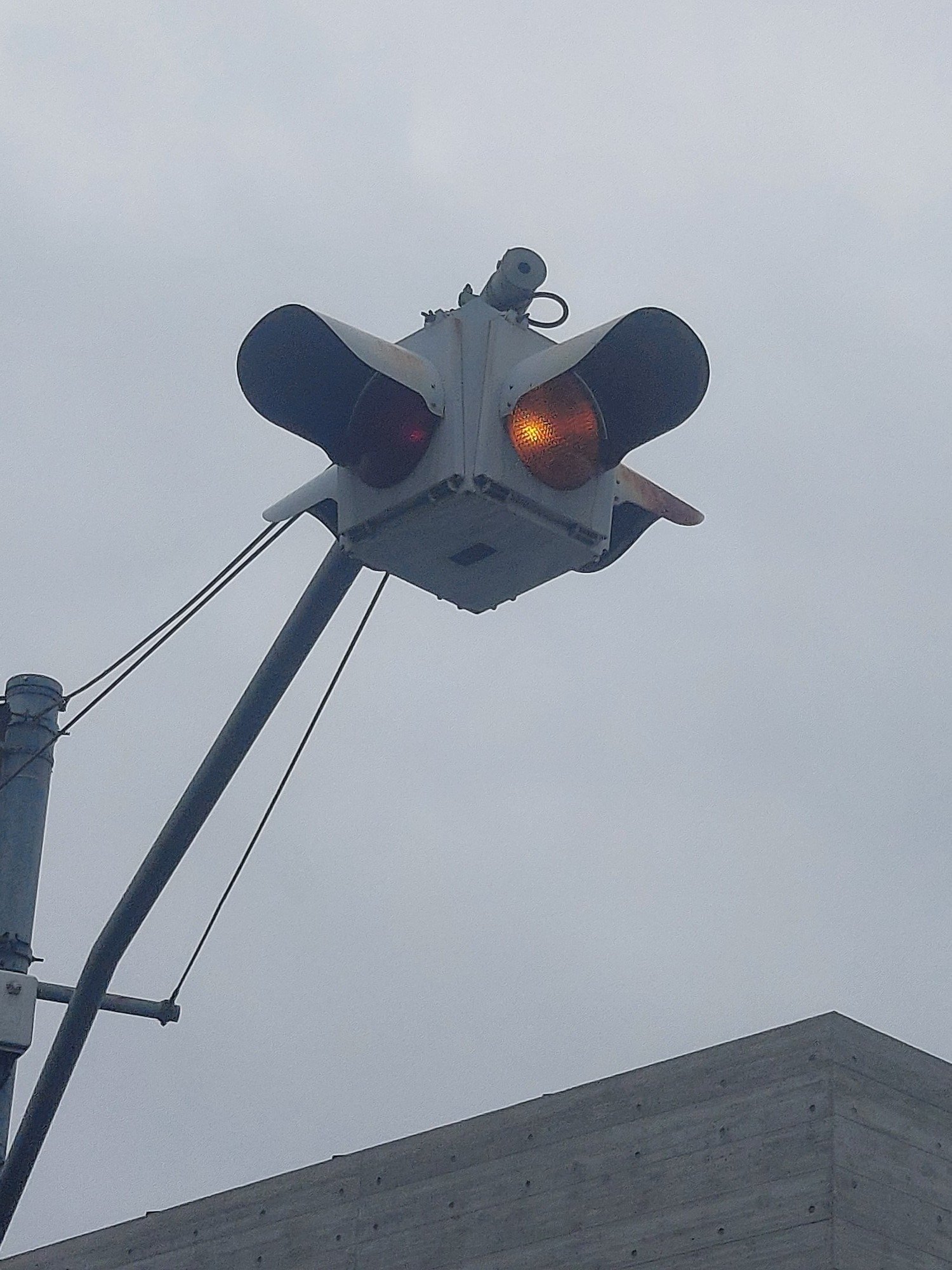 名古屋のサイコロ信号機｜けんだまの信号機撮影