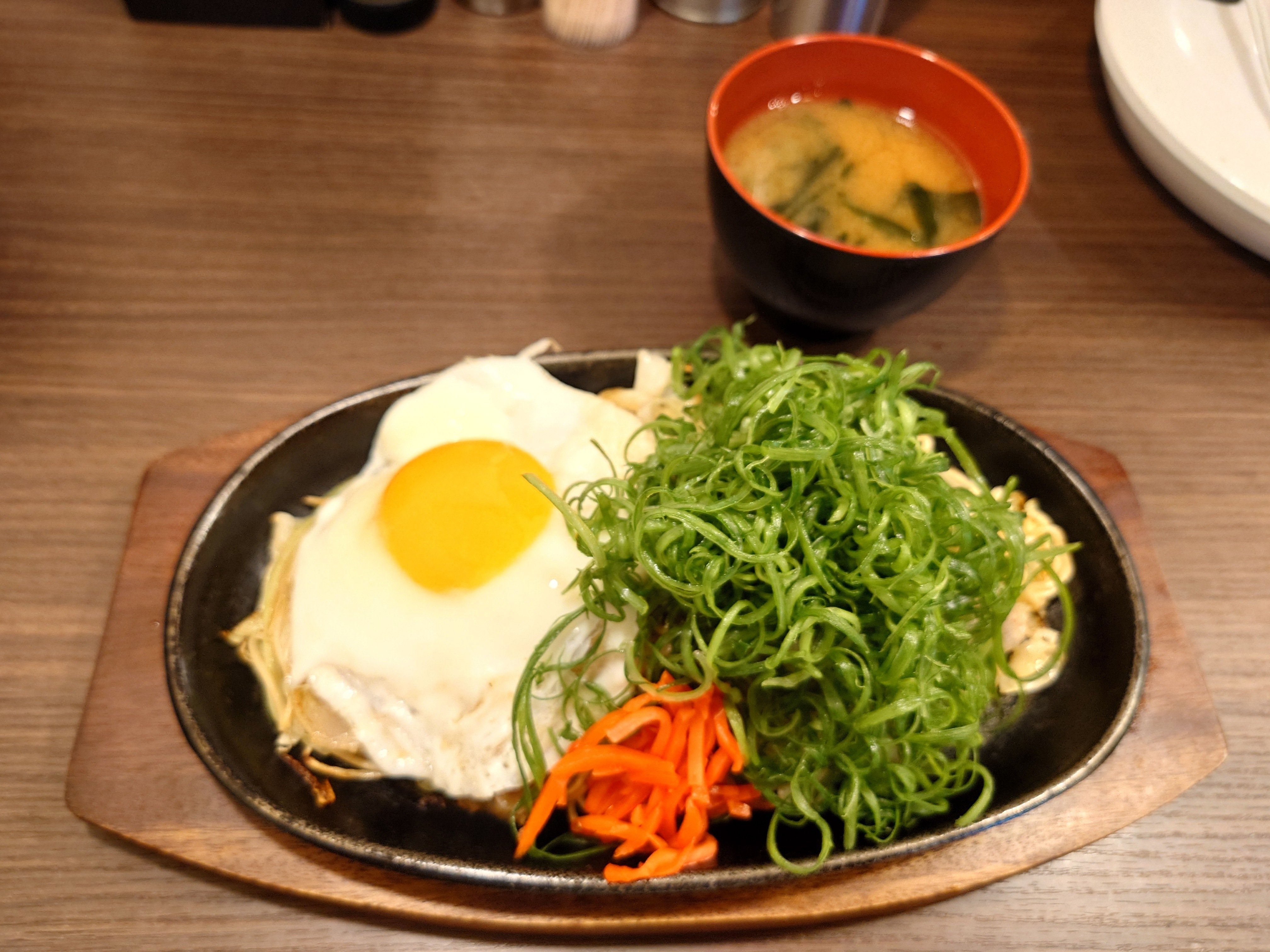 九条ネギたっぷりの京都系焼きそば／赤坂「焼きそば専門天」｜菅野ノリヒコ