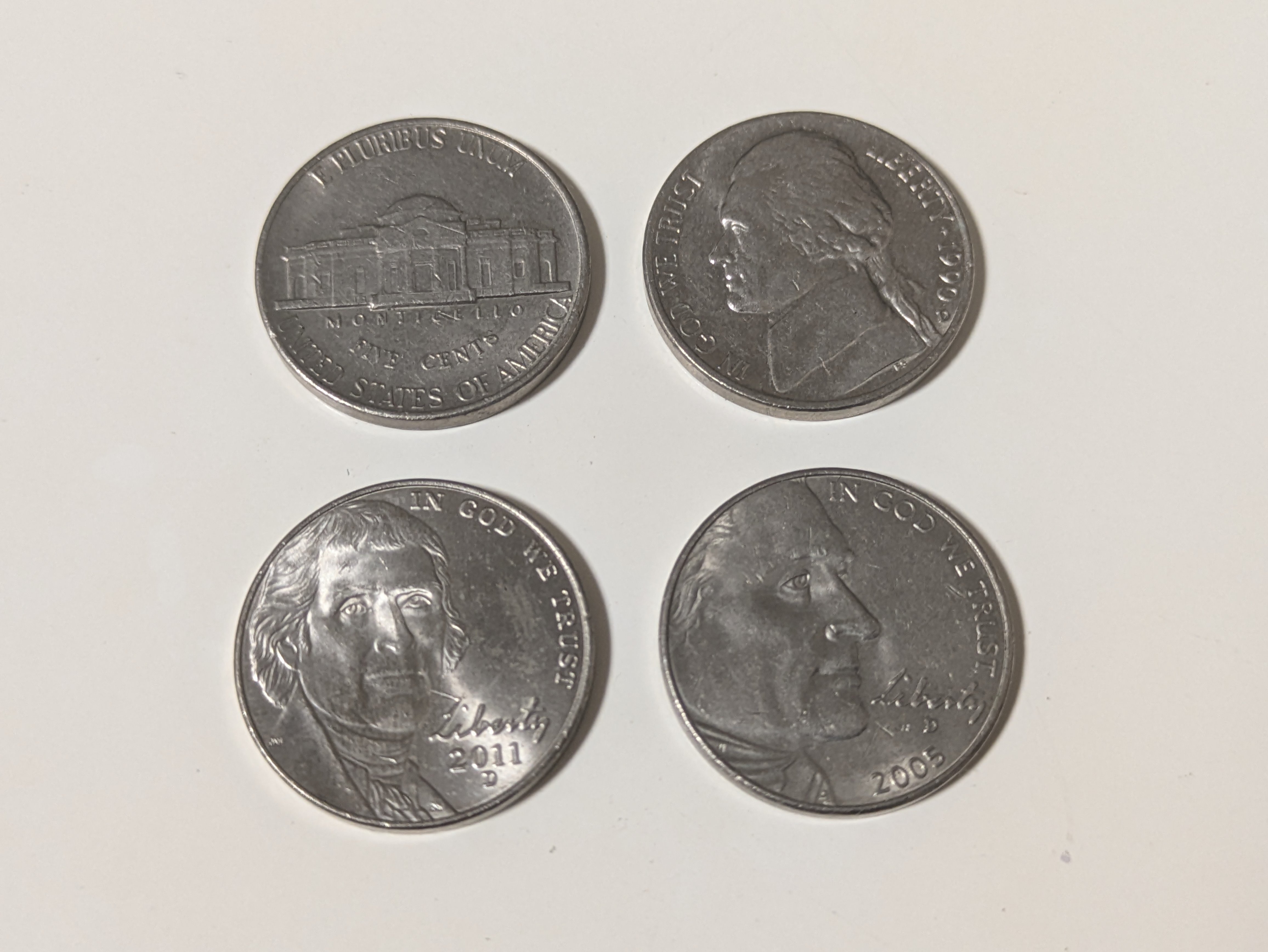 家にあった、外国の記念硬貨たち🪙｜なか : 飽き性さんの日常