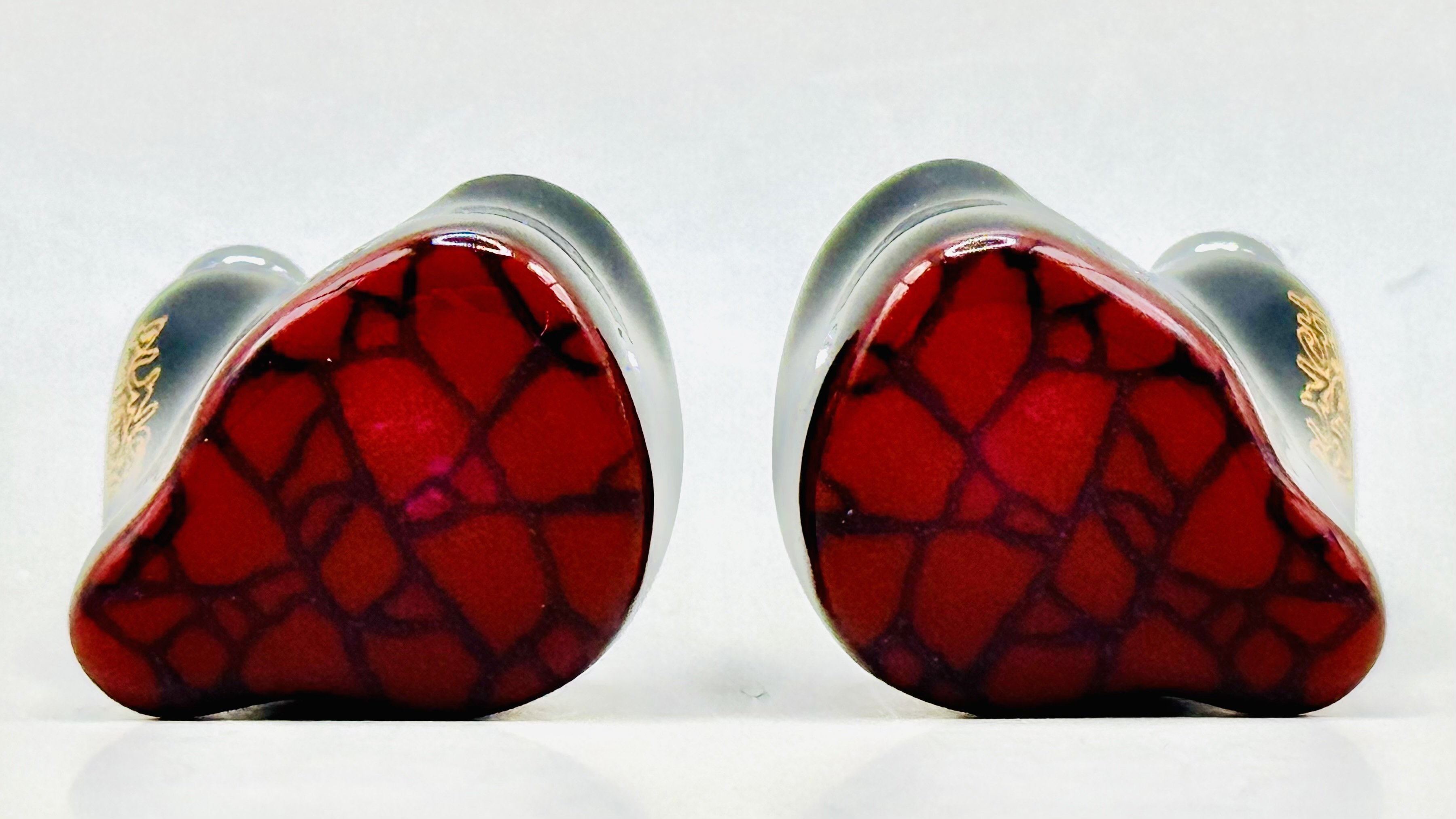 Linsoul Punch Audio Martiloハイブリット型(1プラナー+2BA+2DD