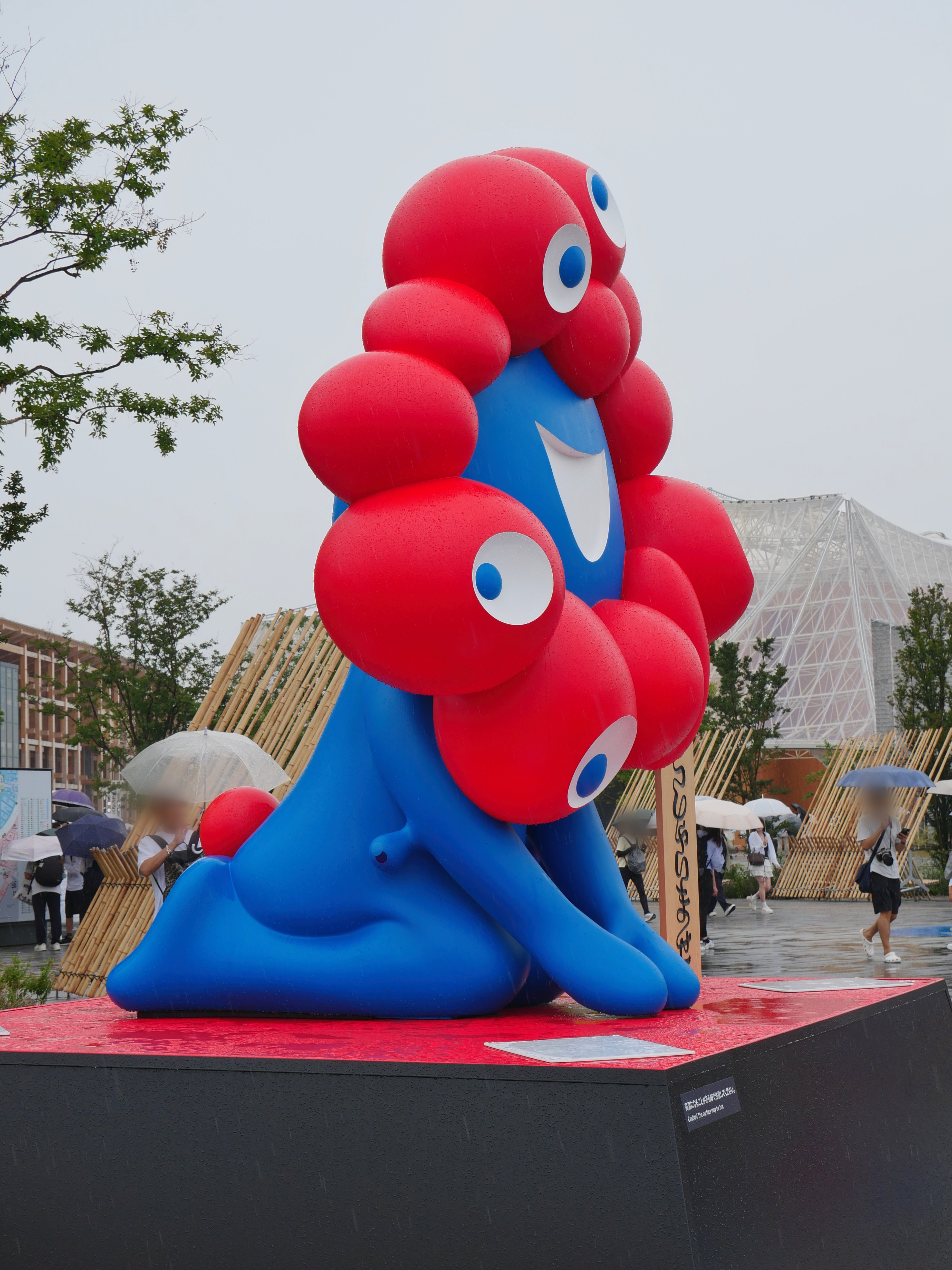 万博に行ったら、ミャクミャクは“様”じゃなくなった｜ベッチ