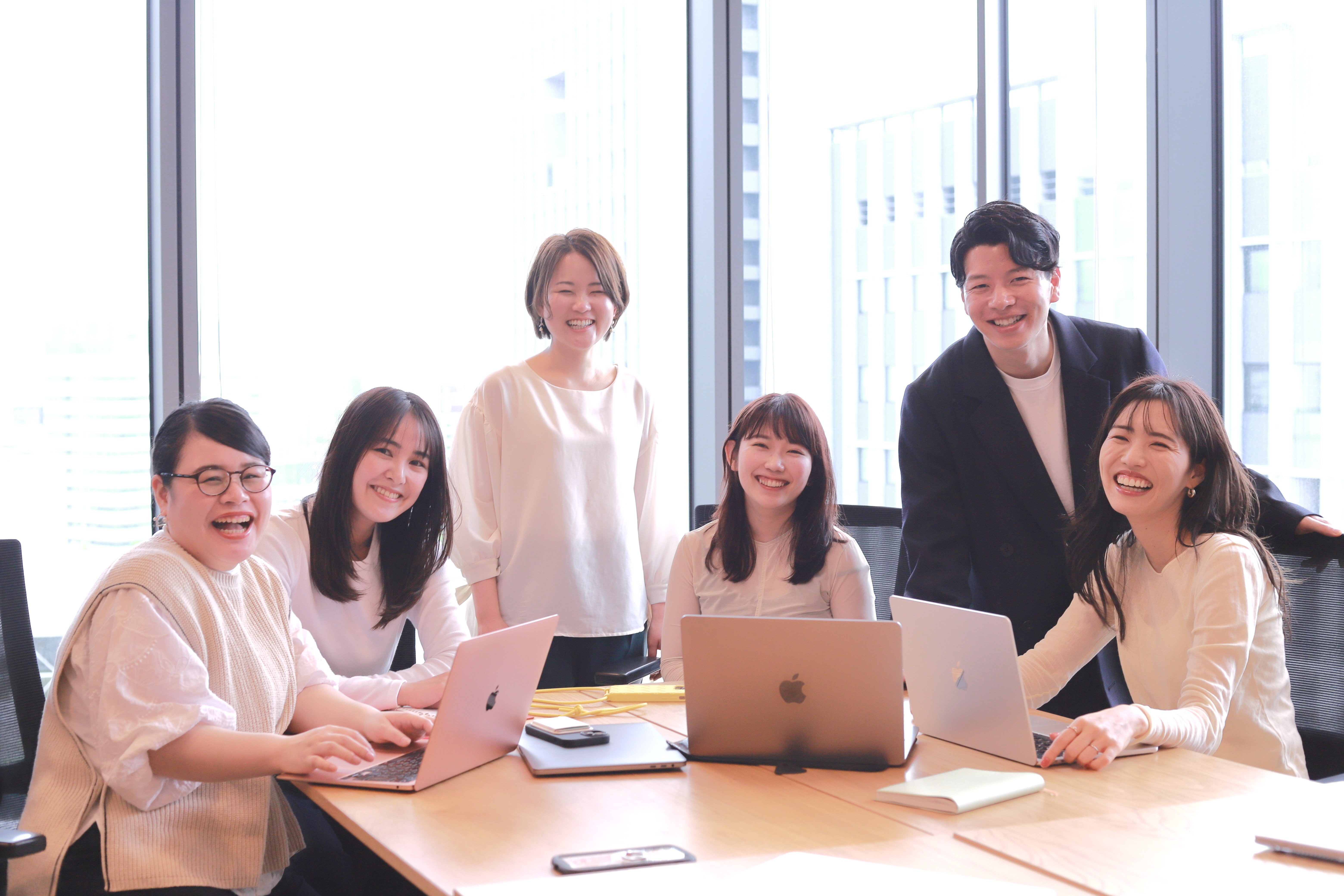 さかも(仕事多忙…)ページ 会社員を辞めた私が選んだ【ひとつの仕事に縛られない生き方