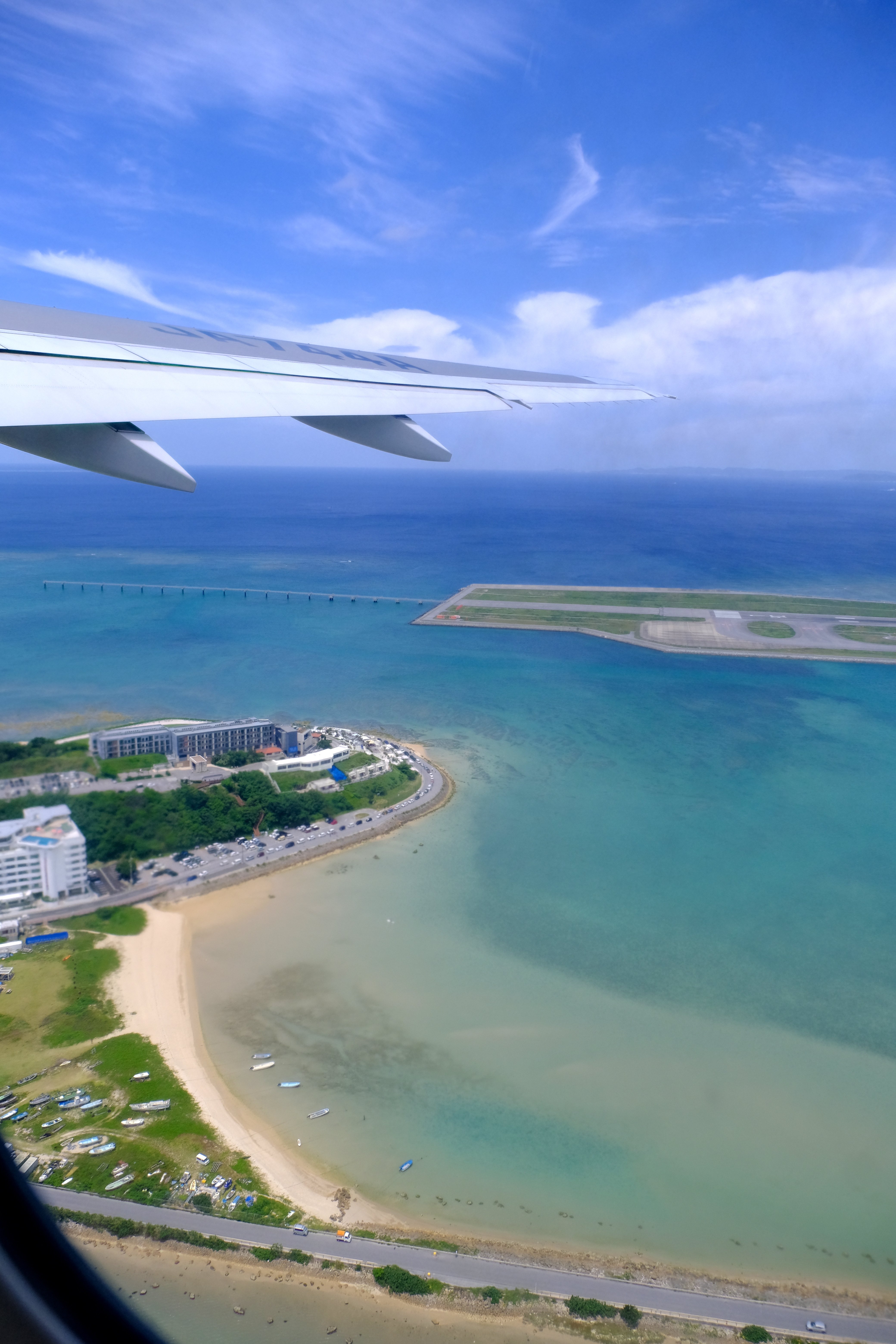 沖縄】とても晴れた日のウミカジテラス｜Heira.K