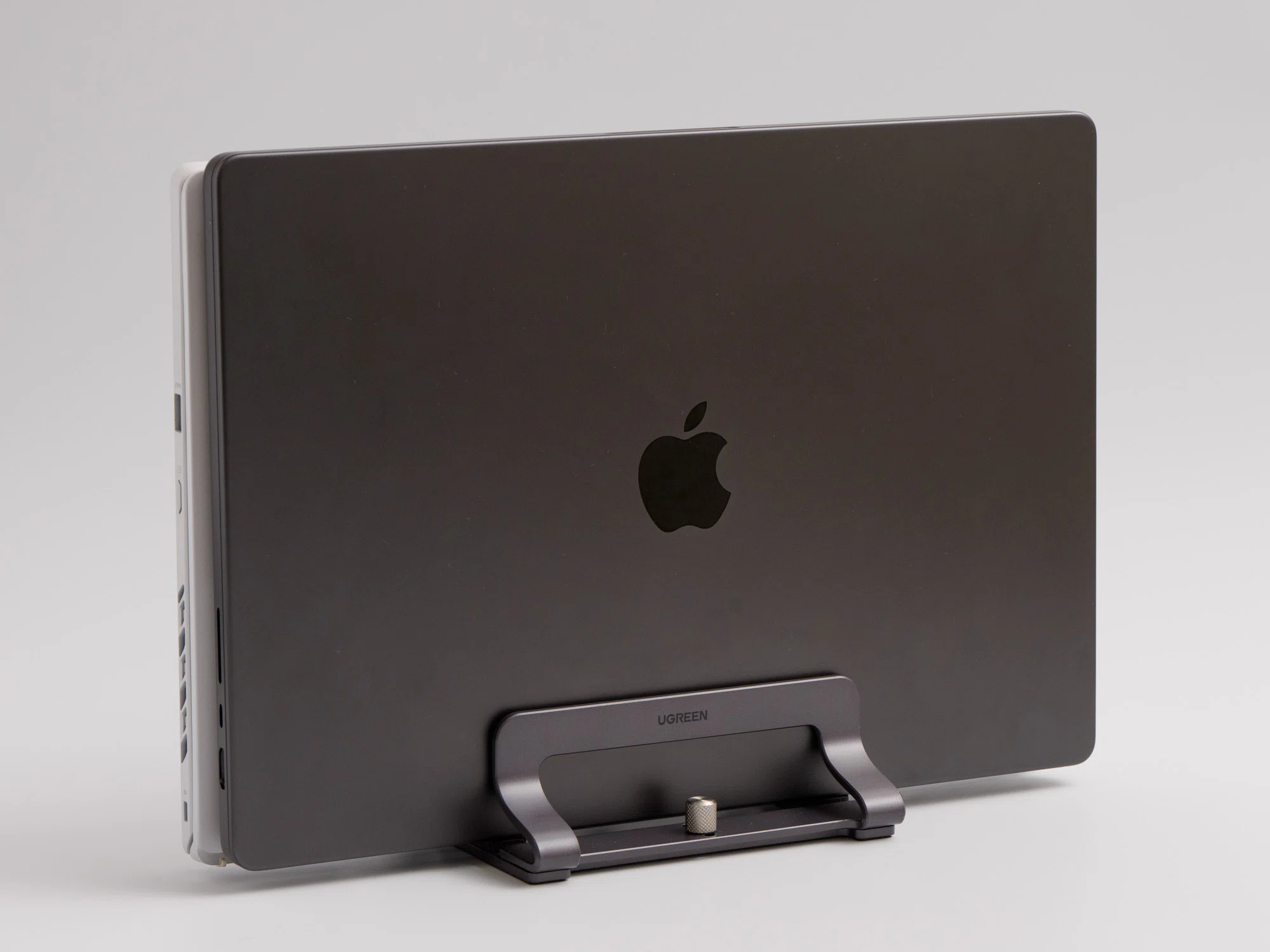 MacBookにおすすめのアクセサリまとめ！愛用中のアイテムを中心に紹介
