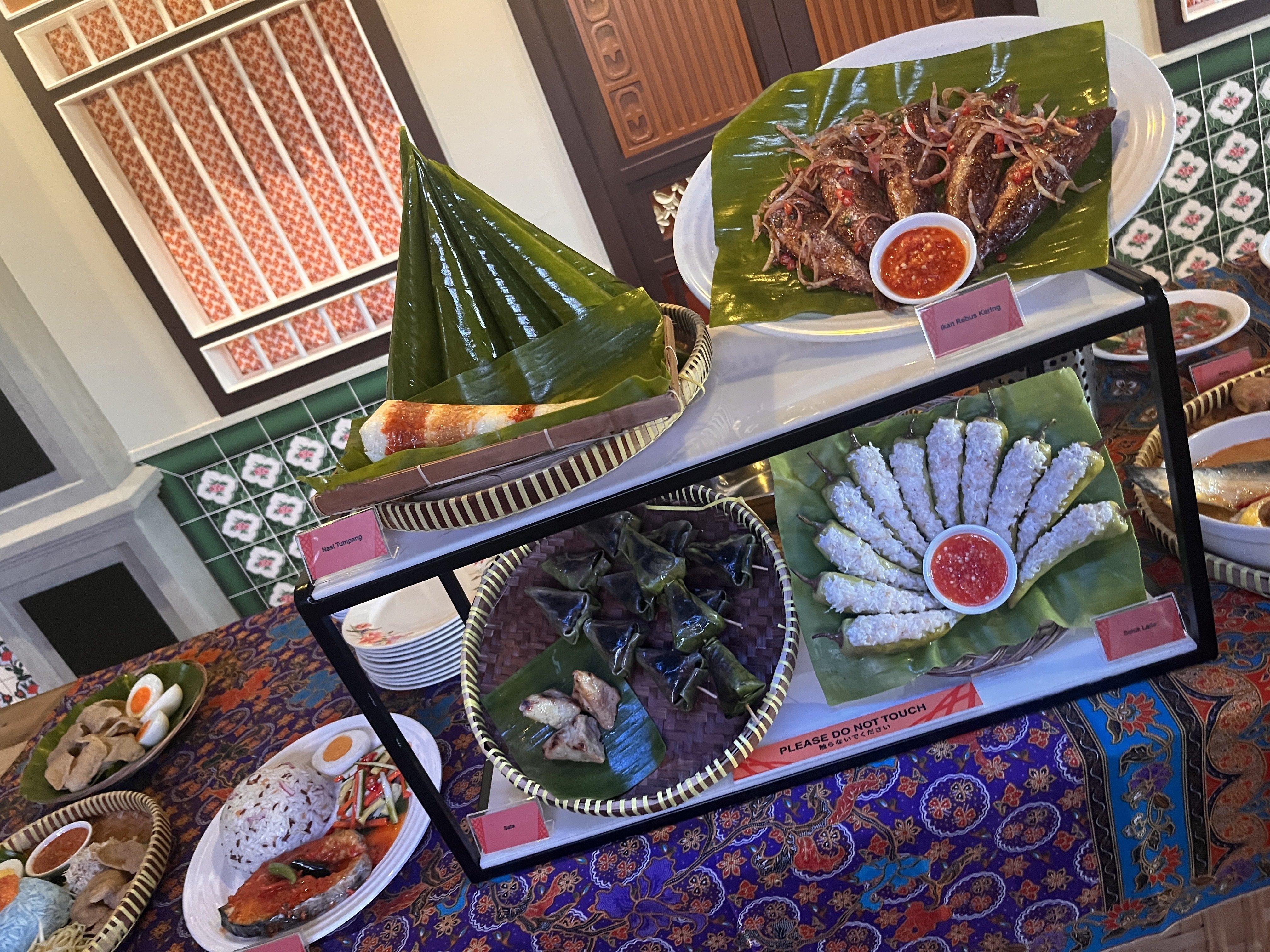 万博日記 マレーシア🇲🇾パビリオンのおみやげ｜Rさんは