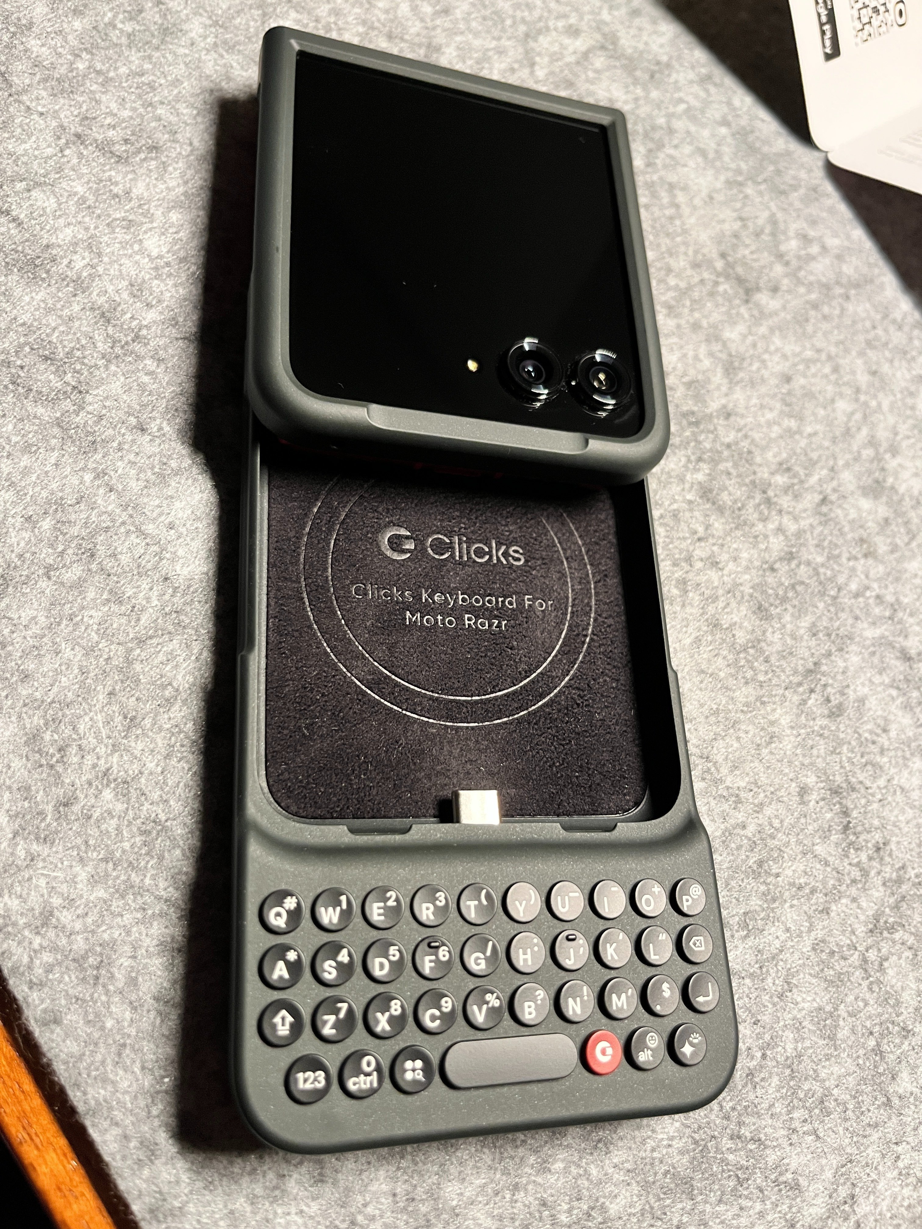 04【ガジェット】Clicks for Razrを開封したよ｜Yukleo