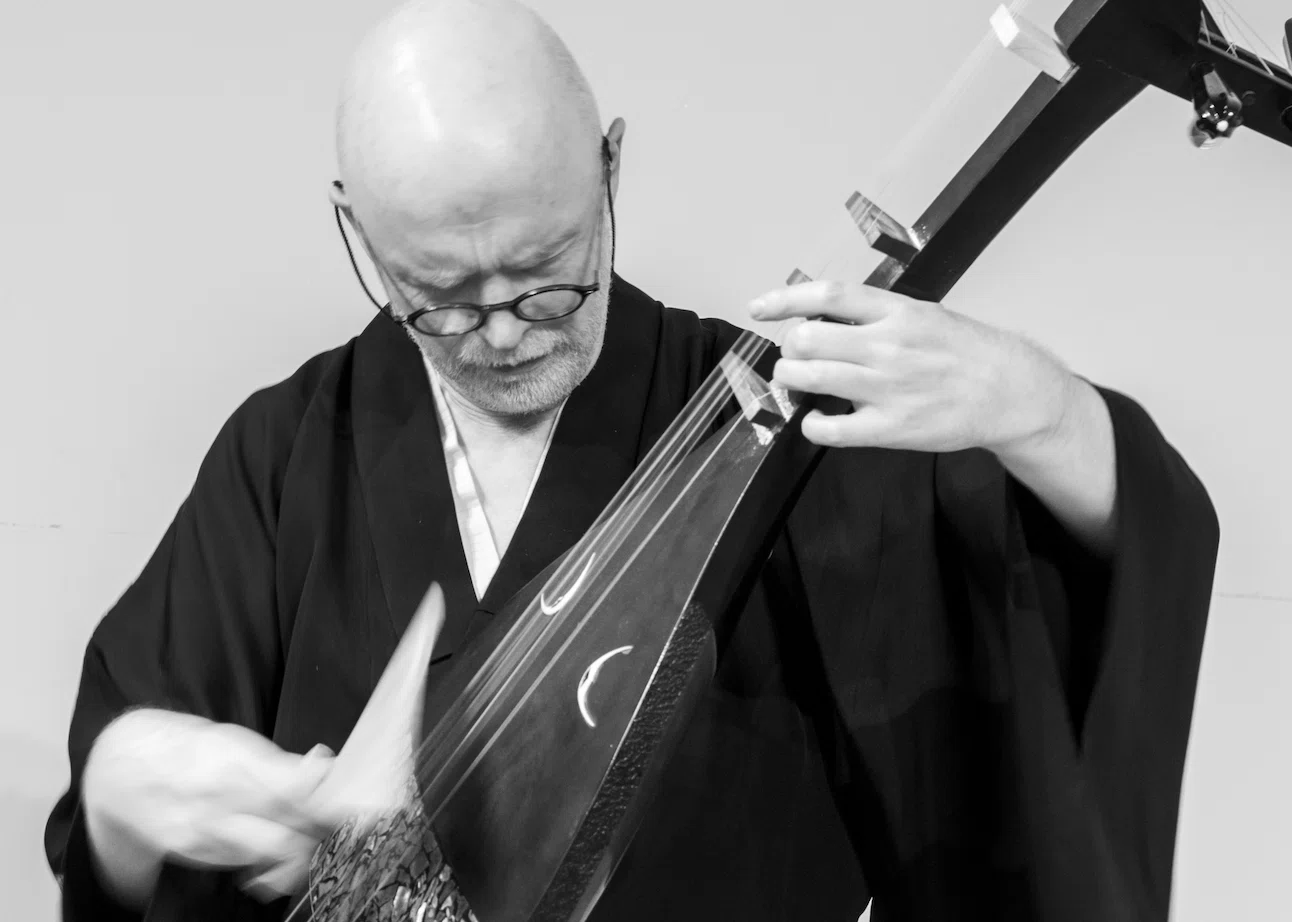 アイリッシュ・ハープと薩摩琵琶で巡る音楽の旅｜earth voice project