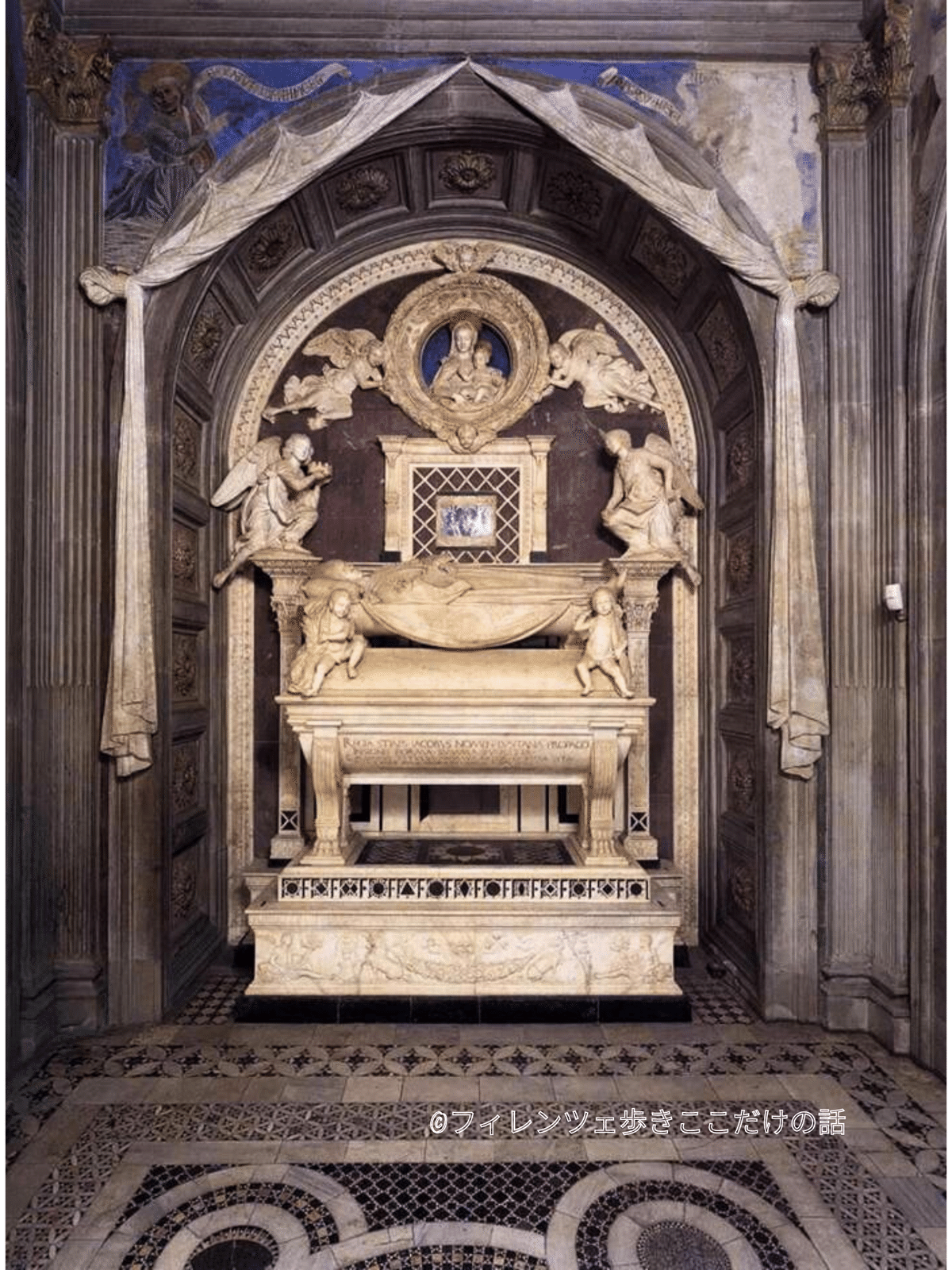 階段通りの人々('94ポルトガル/仏) ポルトガルの「祈りの街」を象徴する 一度見たら忘れられない大