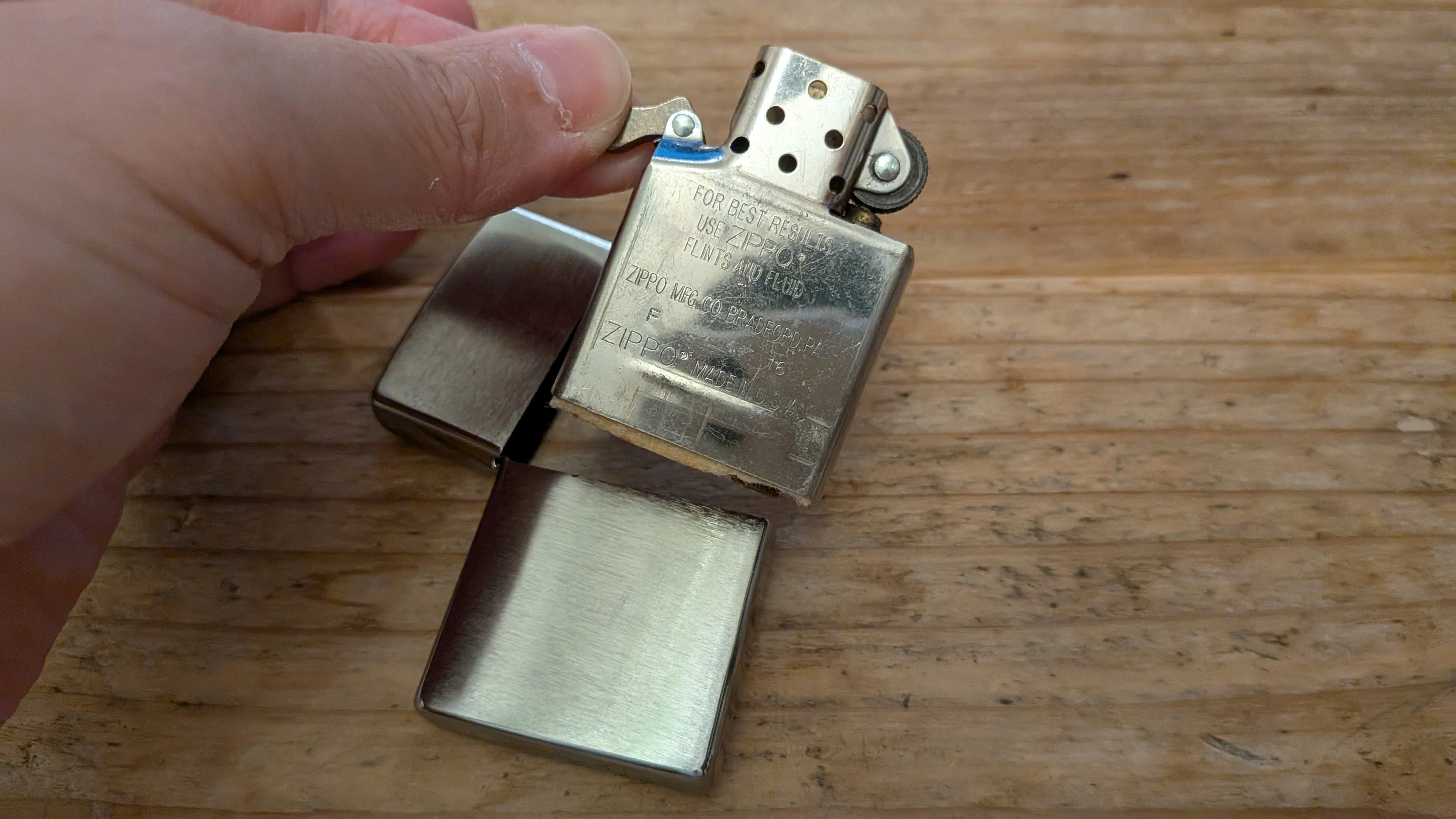 ZIPPO】中身のフェルトや芯や着火石の交換をしました。そしてさらに 