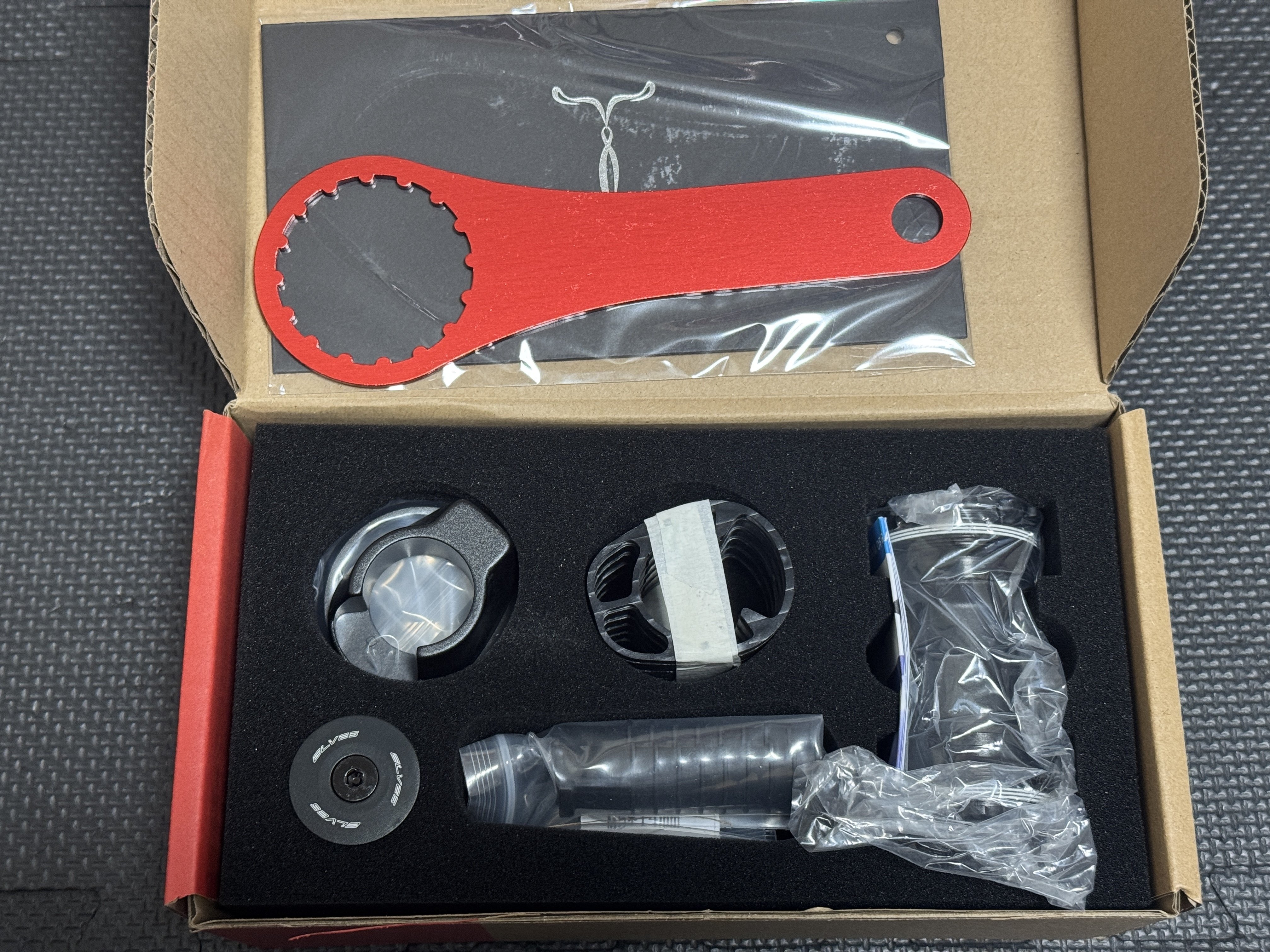 ELVES MORI AEROXでロングライド用バイクを組みました｜Kazuhiro