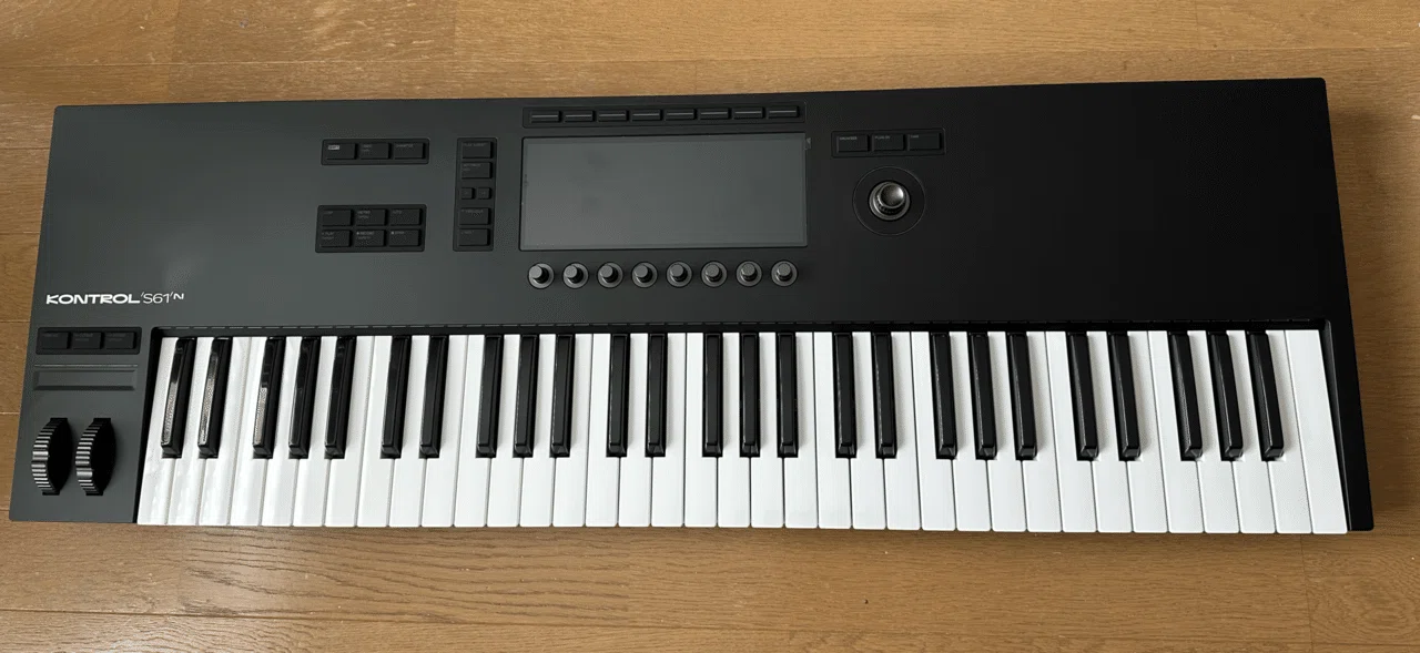 Kontrol S61 Mk3 61鍵キーボードのセットアップの仕方 「つなげばOK