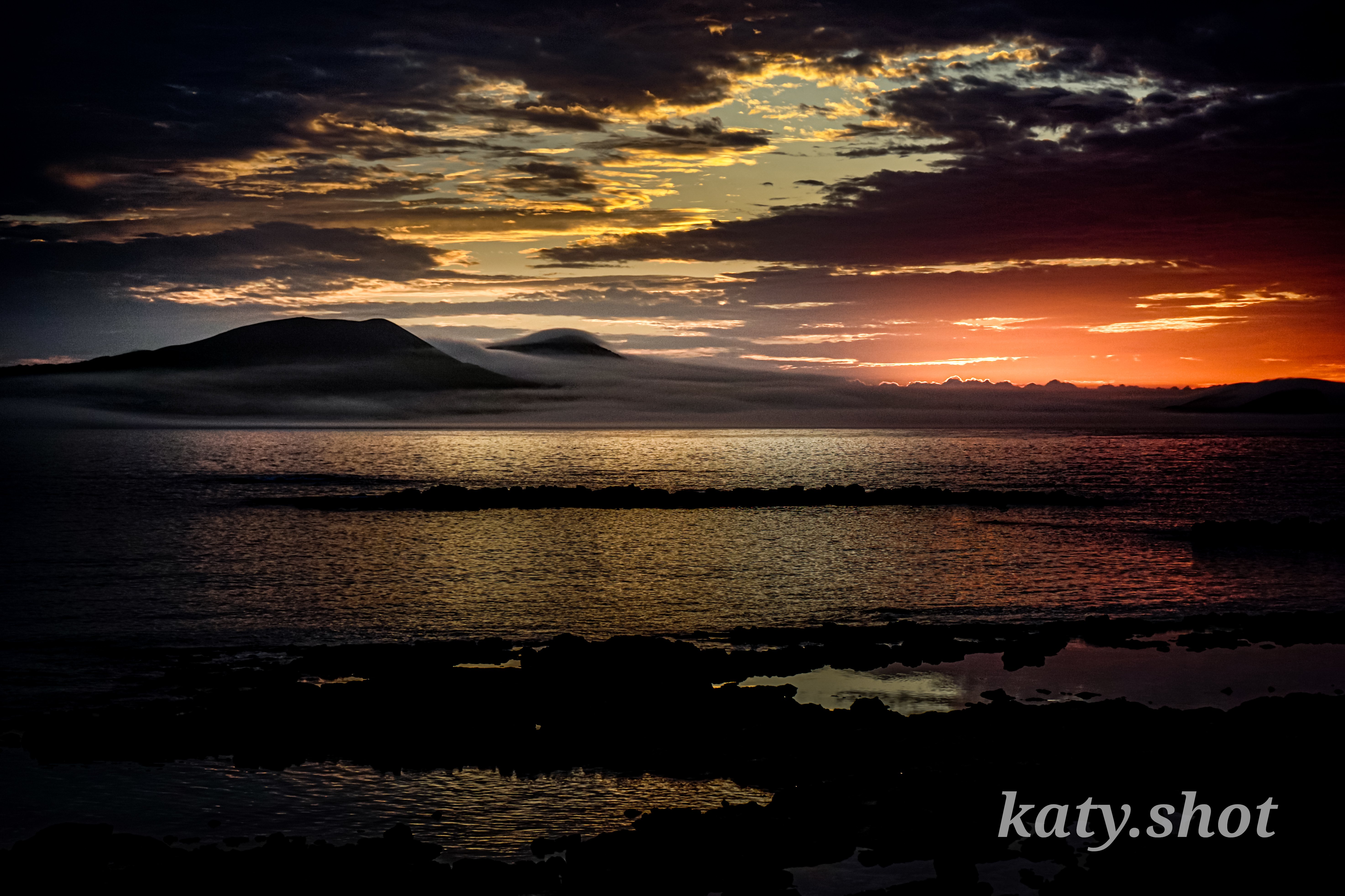 ☆秋の風景を美しく撮影できるカメラ☆SONY α 200 ダブルズームキット☆