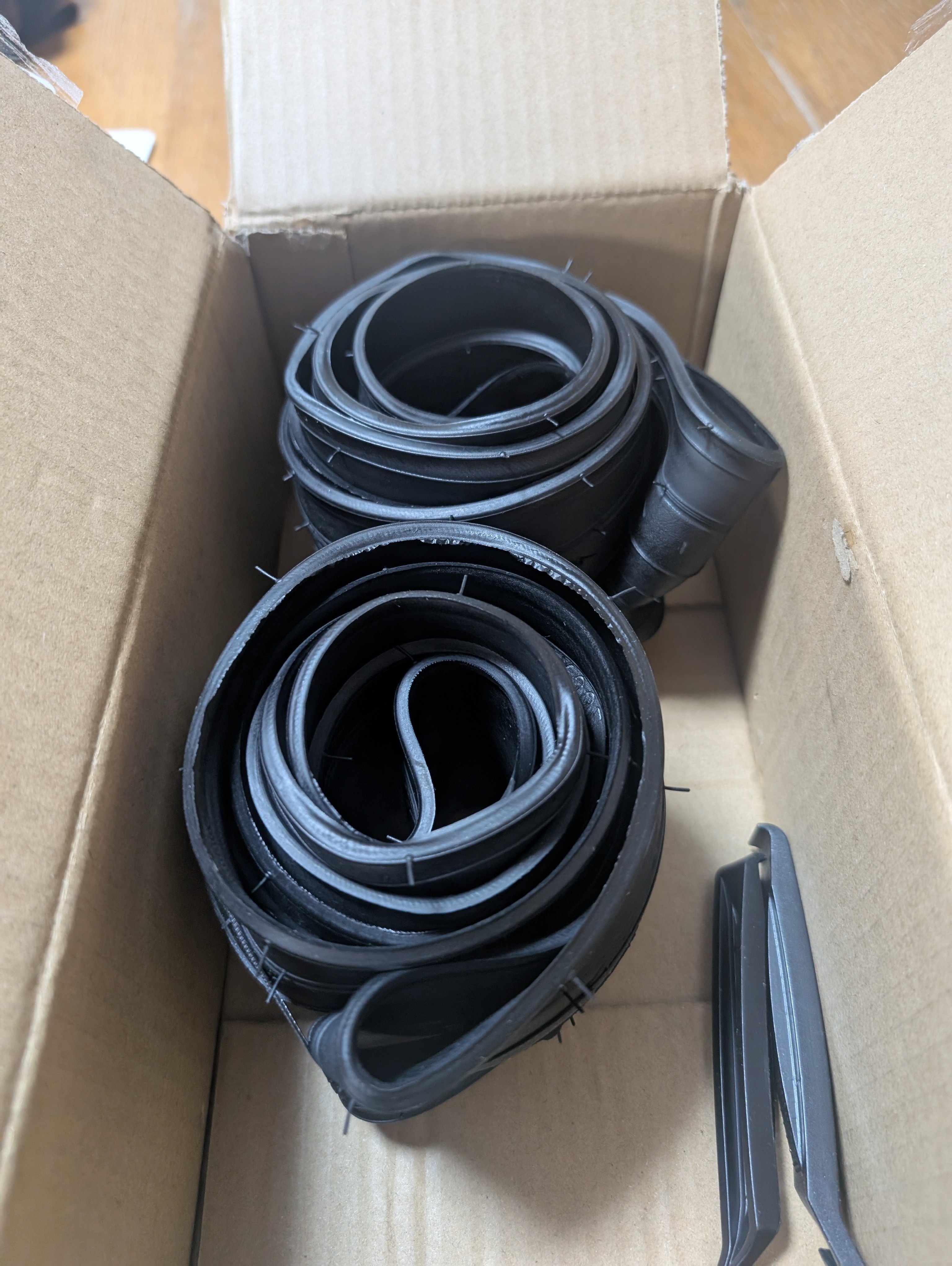 クロスバイク後輪タイヤをAmazon最安タイヤでDIY交換してみた