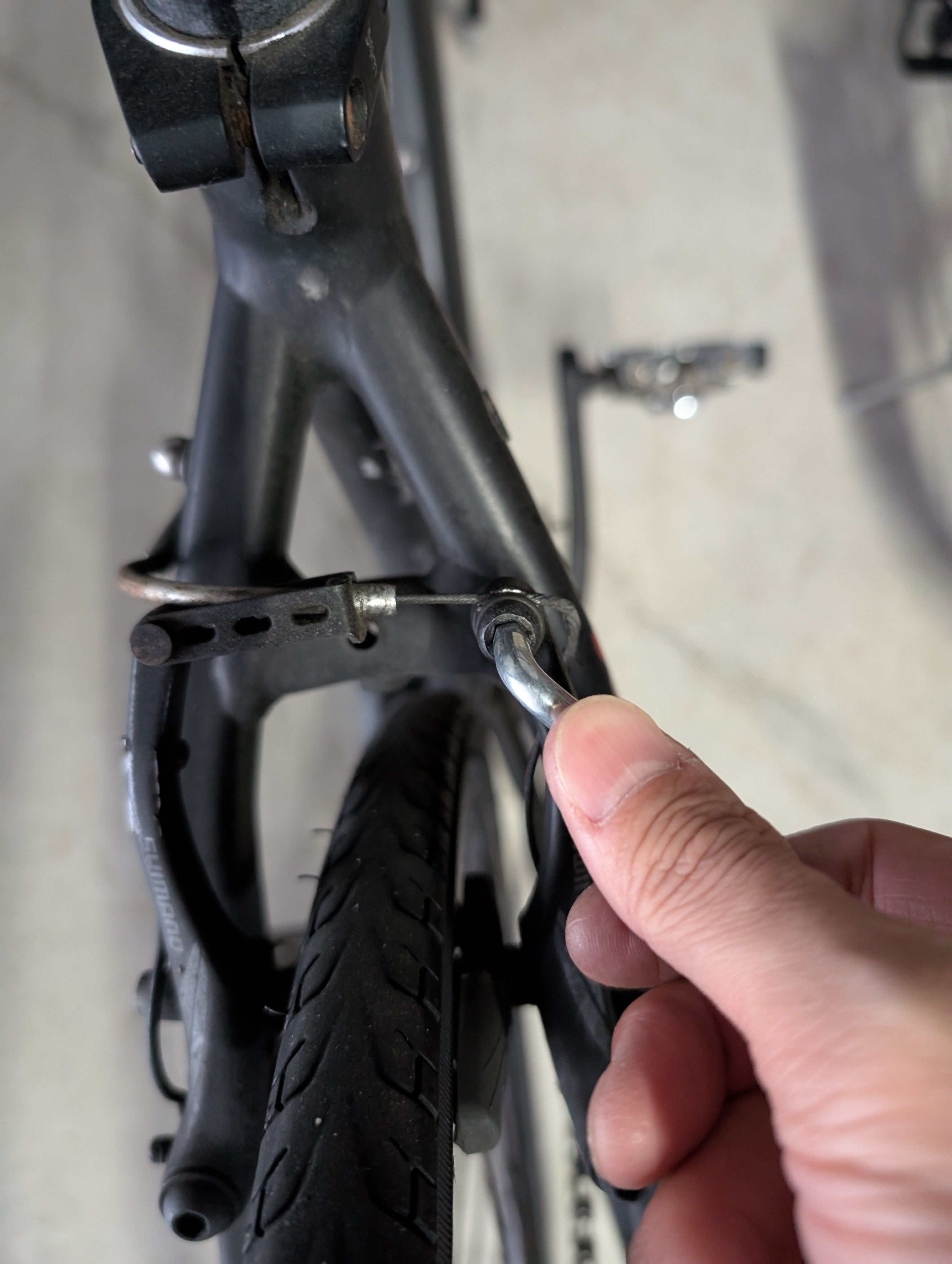 クロスバイク後輪タイヤをAmazon最安タイヤでDIY交換してみた