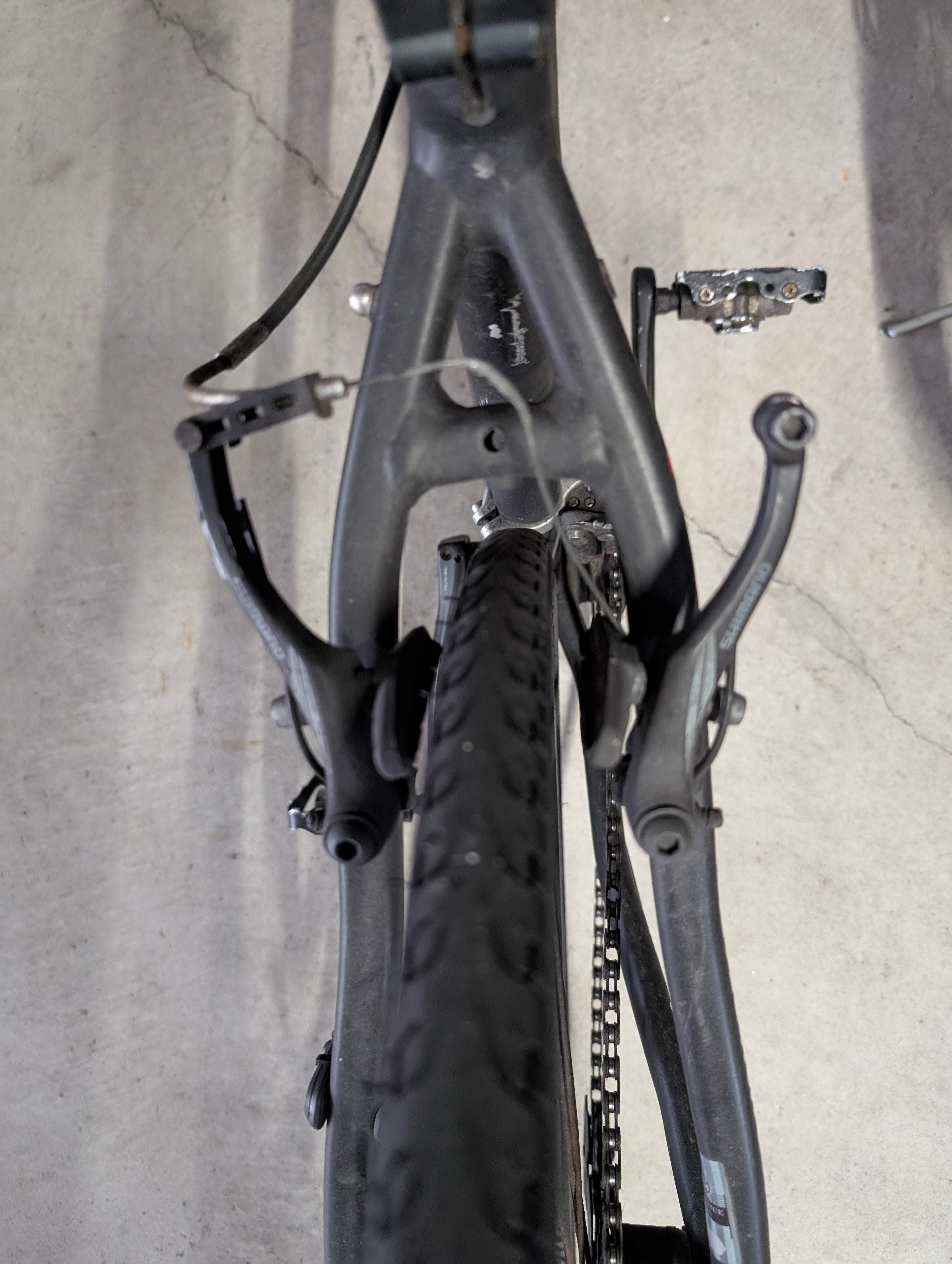 クロスバイク後輪タイヤをAmazon最安タイヤでDIY交換してみた