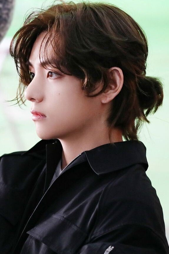 V 視覚と聴覚を支配する男 がまとう、孤高のブルー|BTS|テヒョン|テテ