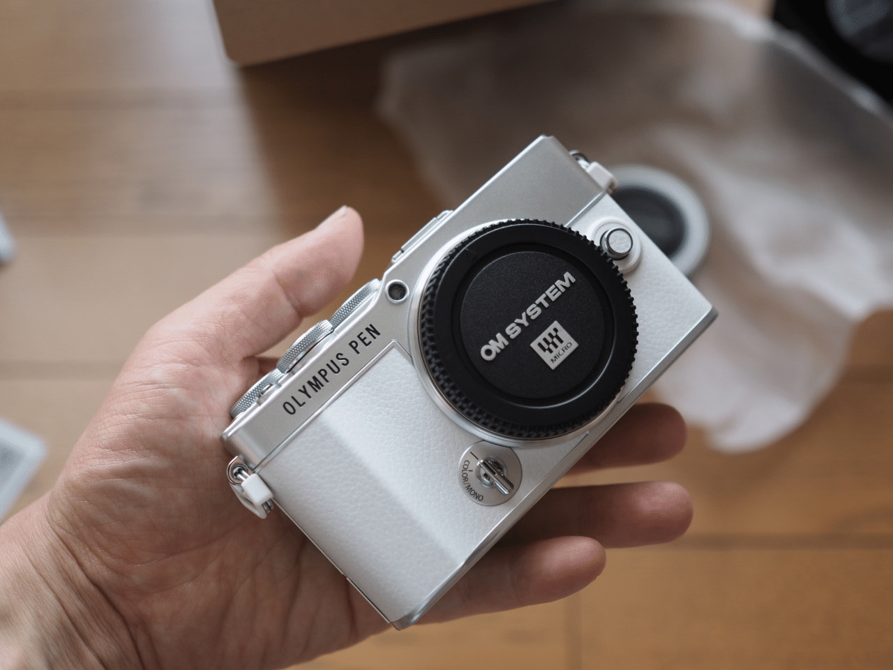 オリンパス OLYMPUS PEN E-P7 14-42mm EZレンズキット ホワイト 買った オリンパス OLYMPUS PEN E-P7 14-42mm EZレンズキット ホワイト 買った