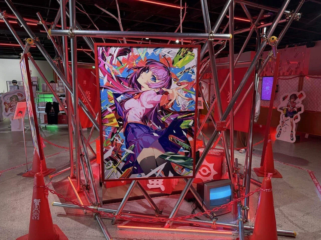 物語〉シリーズ× Mika Pikazoの展示に行った｜ぺるの