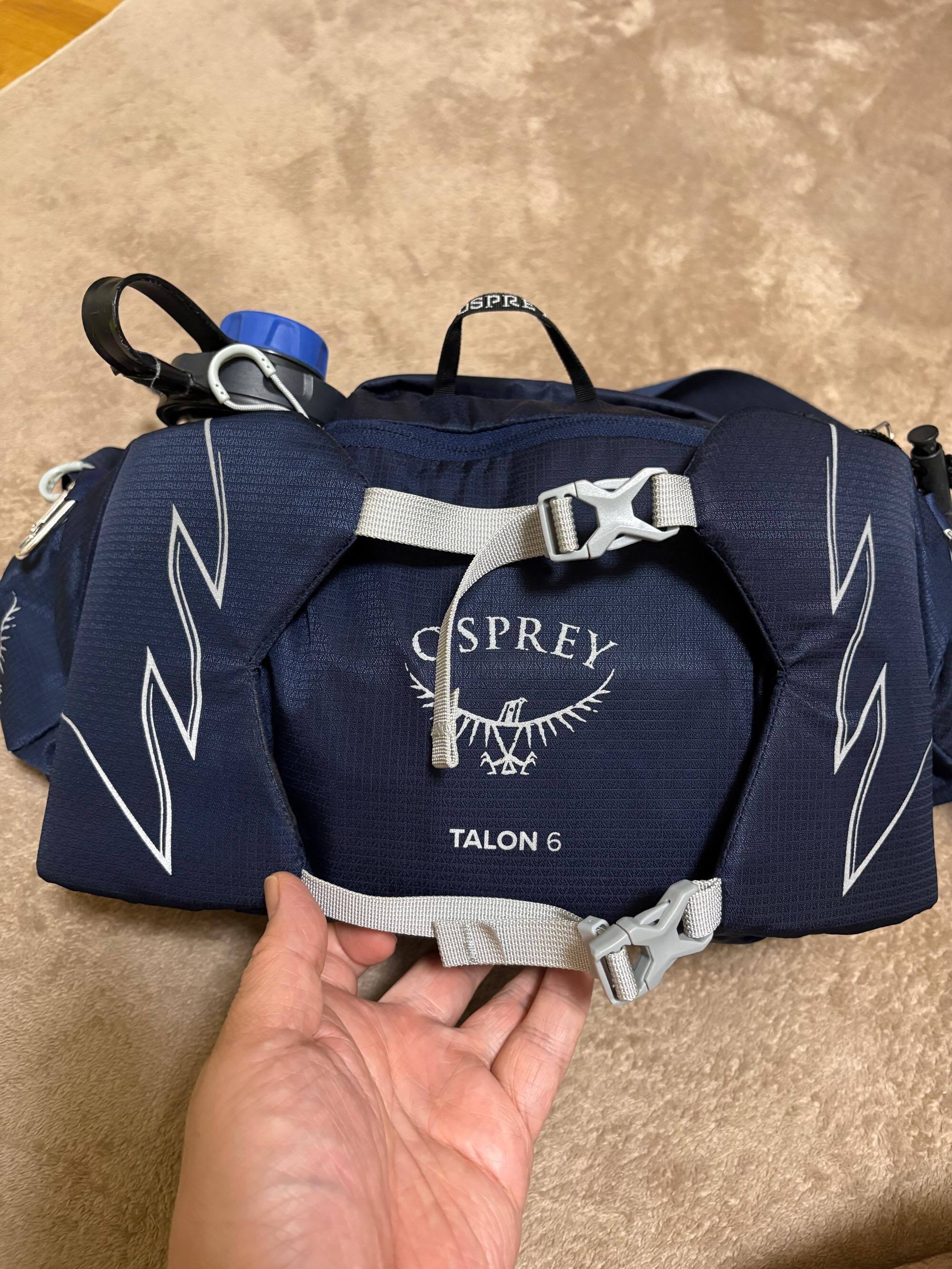 背中が涼しいヒップバッグを活用 秋のライトハイクにも。 オスプレイ