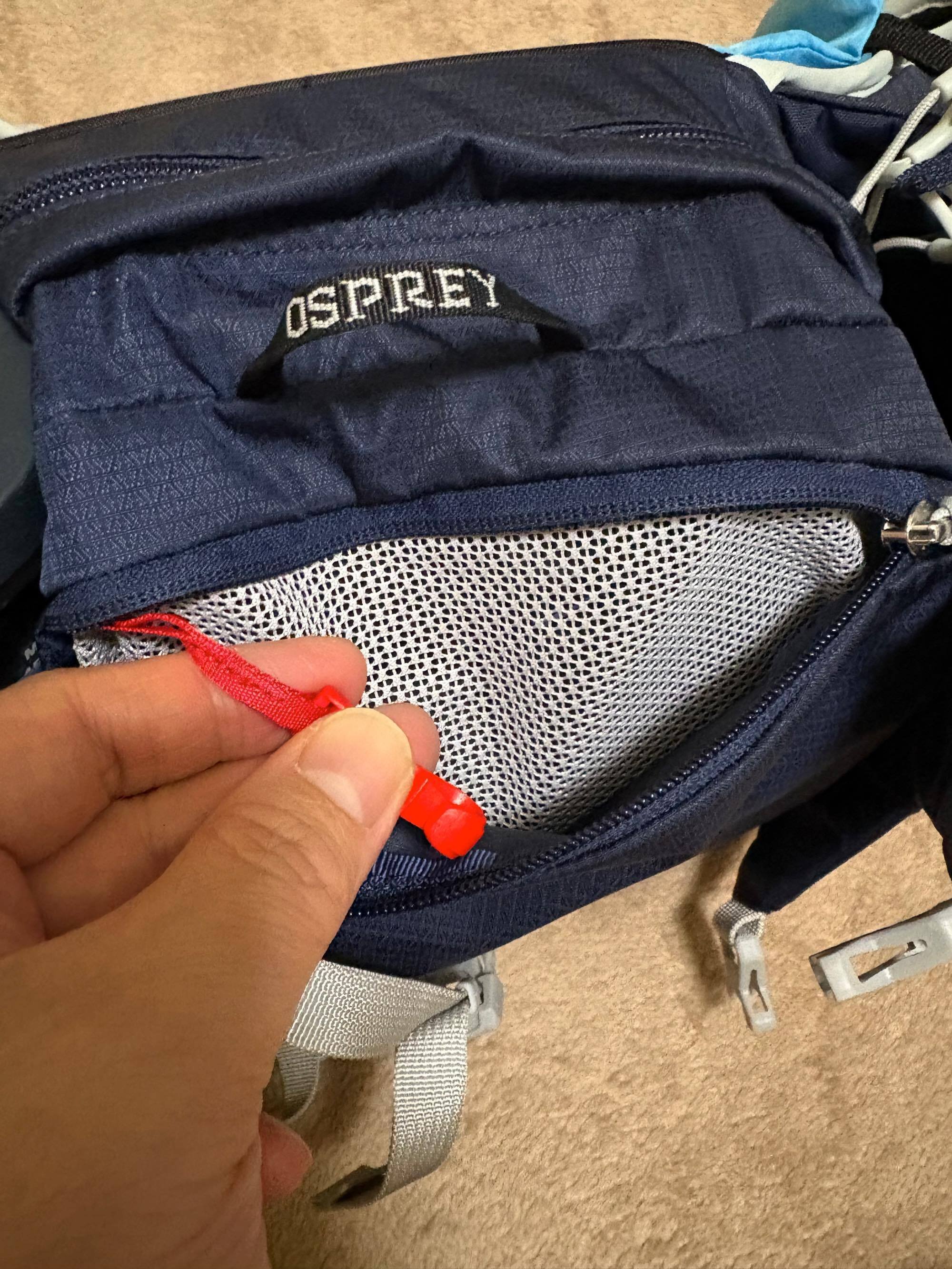 背中が涼しいヒップバッグを活用 秋のライトハイクにも。 オスプレイ