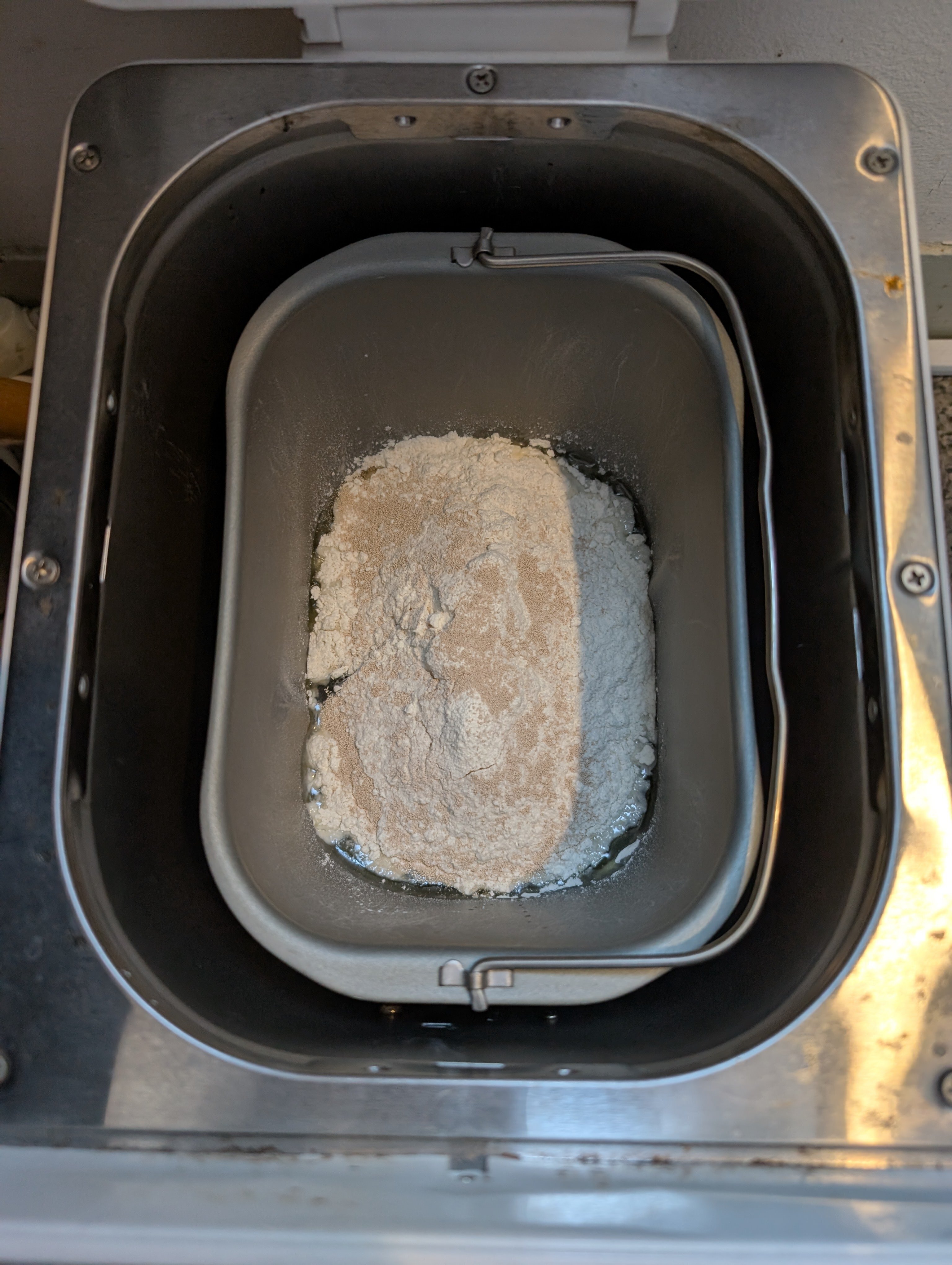 ホームベーカリー ツインバード2斤用ホームベーカリーの「こね機能」で超ラク！1個21円の