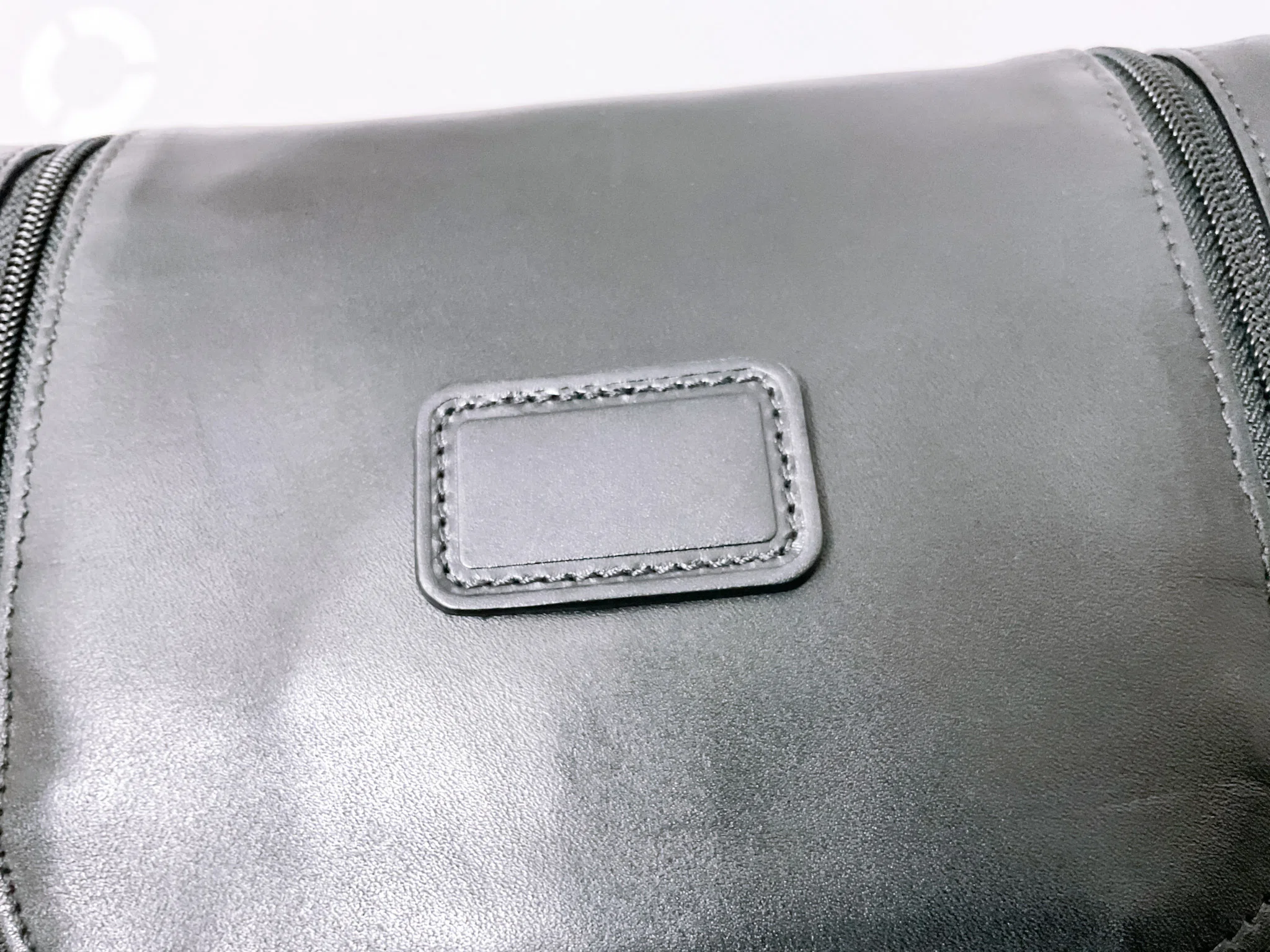 TUMI】「ハンギング・トラベル・キット」レビュー ”デカいこと以外は