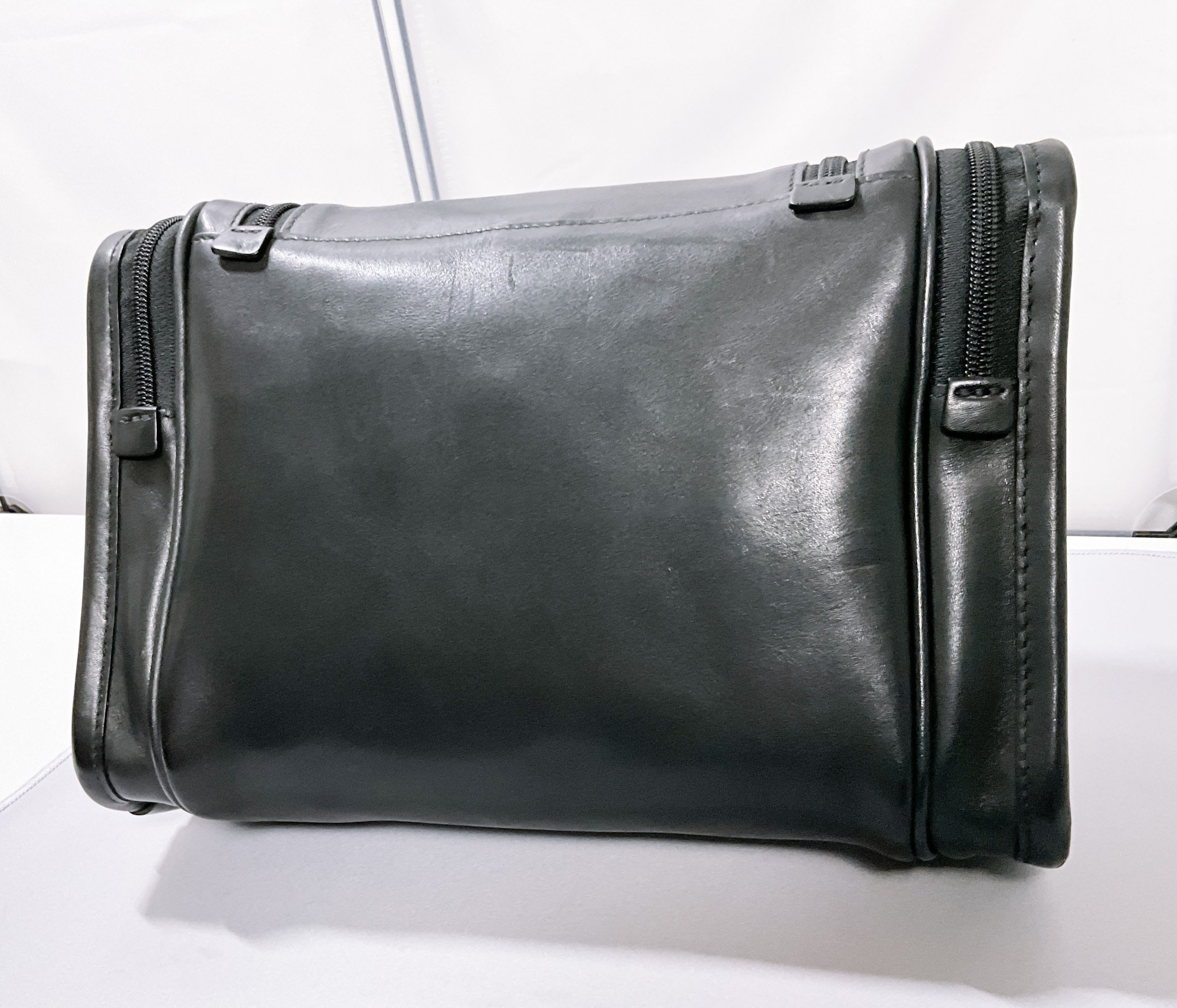 TUMI】「ハンギング・トラベル・キット」レビュー ”デカいこと以外は