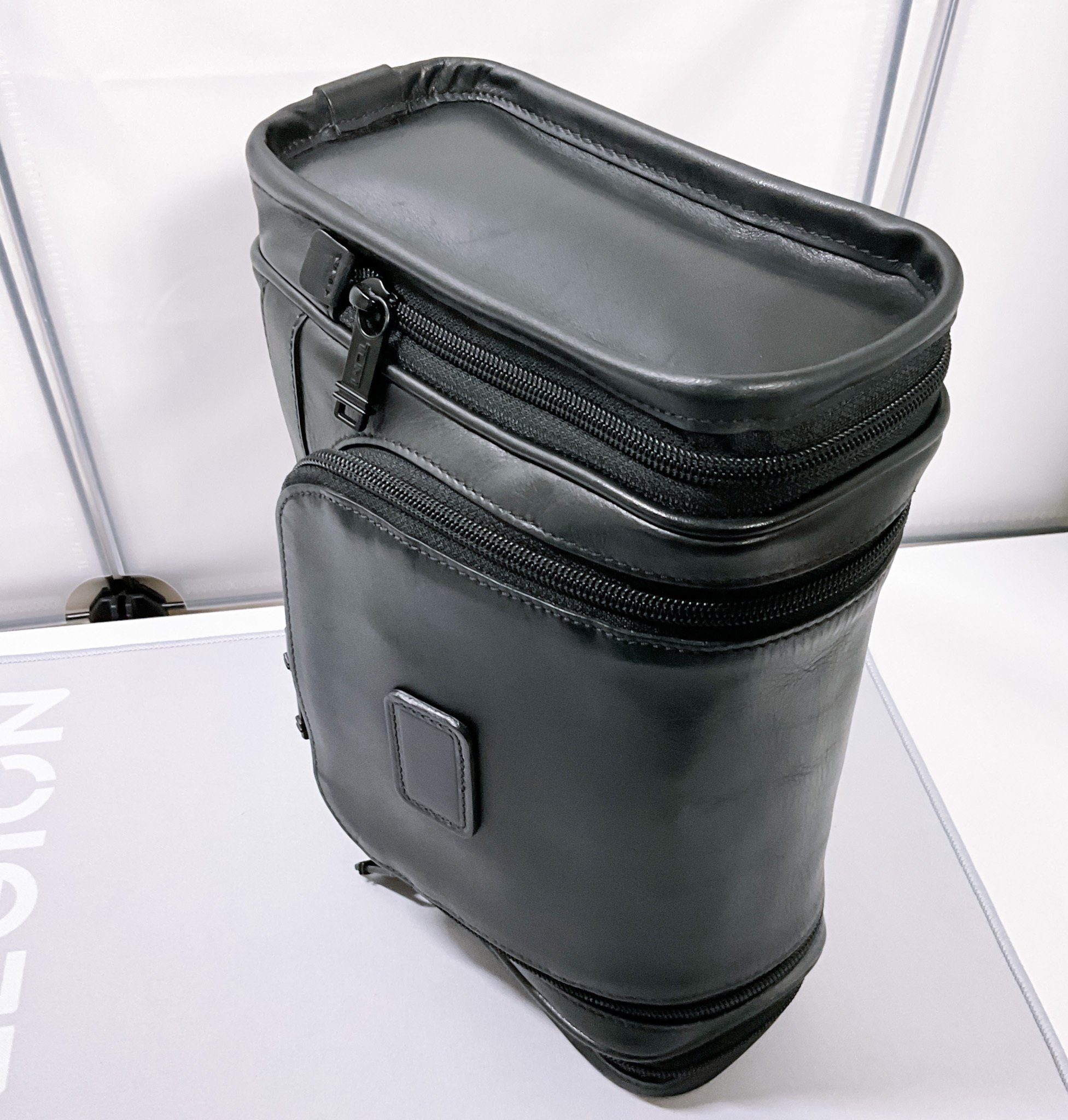 TUMI】「ハンギング・トラベル・キット」レビュー ”デカいこと以外は