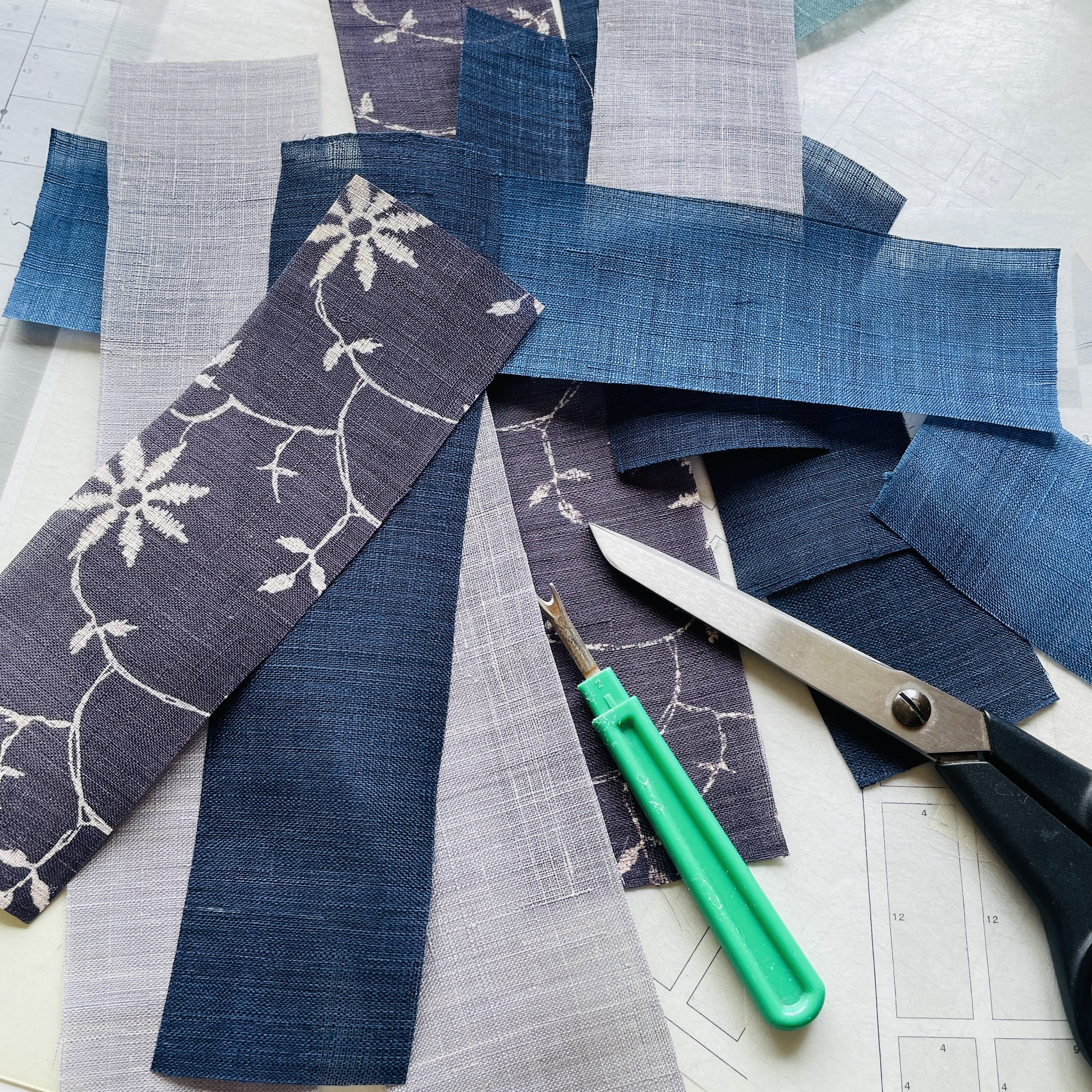 ポジャギ制作日記】藍色モシの座布団みたいなタペストリー｜pojagi*sono