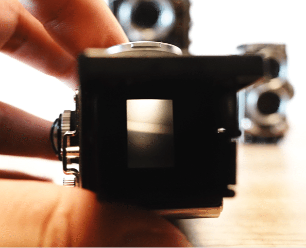 小さな巨人：ローライフレックスF2.8 ミニチュアモデルの魅力