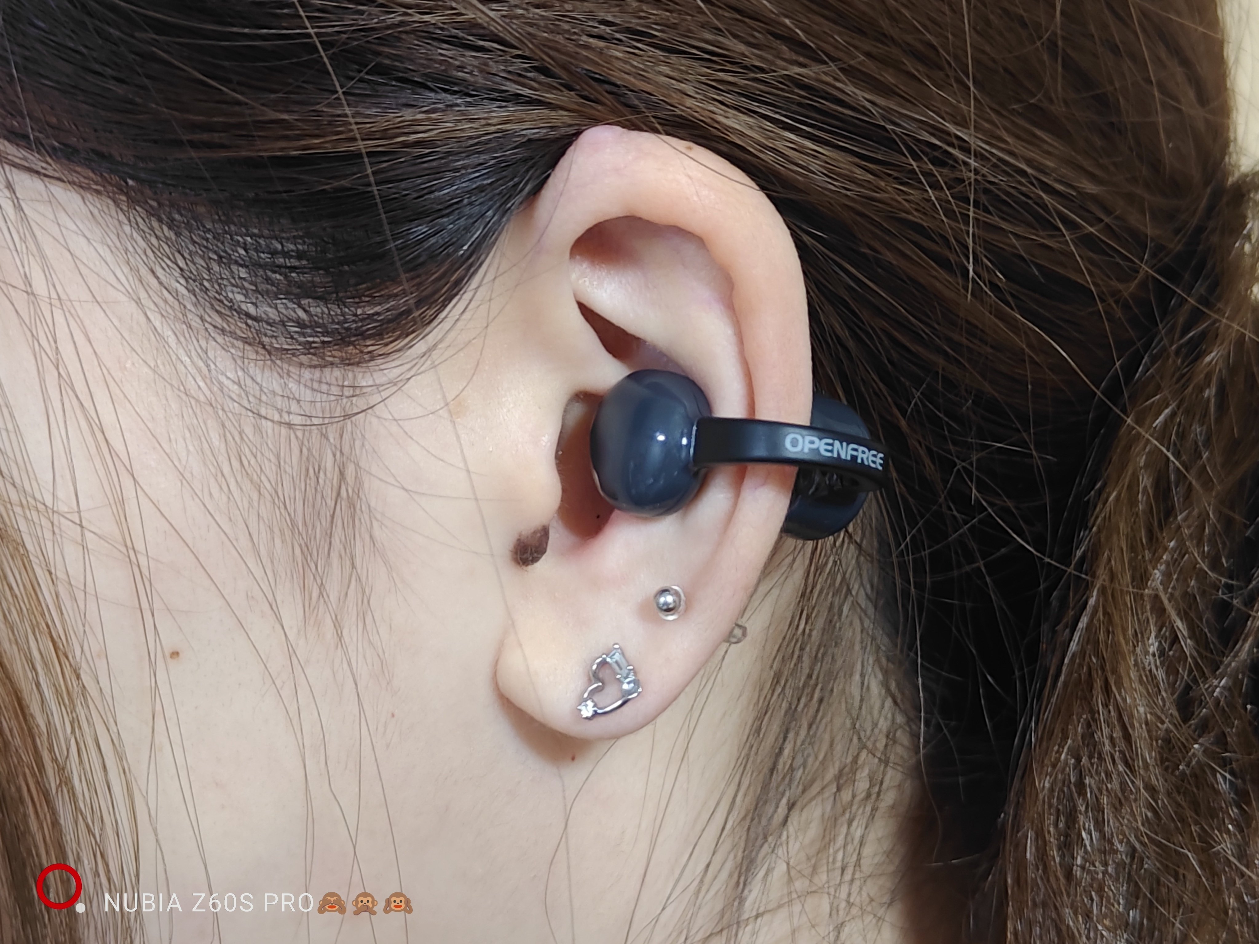 ◇ROSESELSA Bluetoothイヤホン紹介｜イヤホンジャックと豆