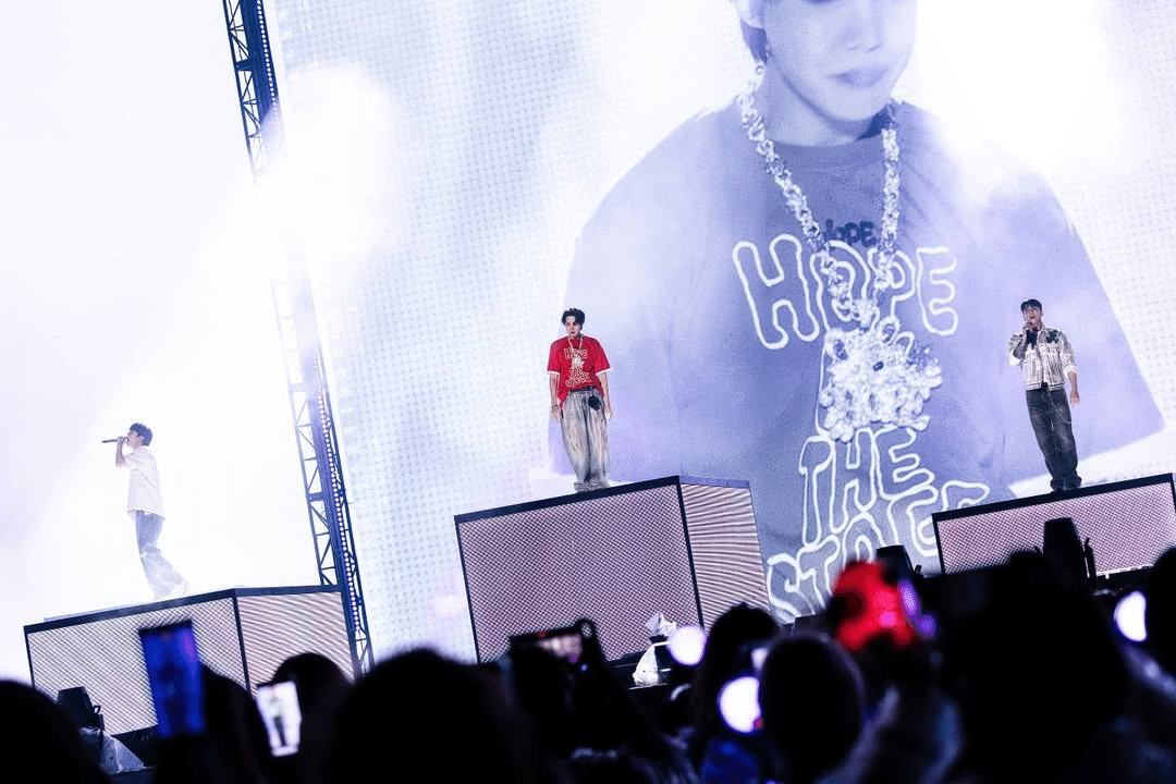 BTS.J-HOPE HOPE ON THE STAGE FINAL 入場特典 蝶々おまけ！J-HOPE HOPE ON THE STAGE FINAL入場特典（ニュース