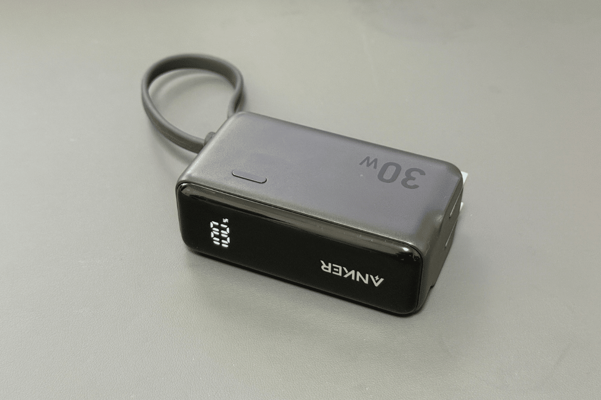 Anker Power Bank (30W, Fusion, Built-In USB-C ケーブル