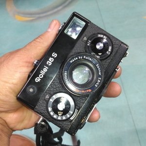 Rollei 35S / Sonnar 40mm F2.8 HFT 緑の｜いつかどこかで