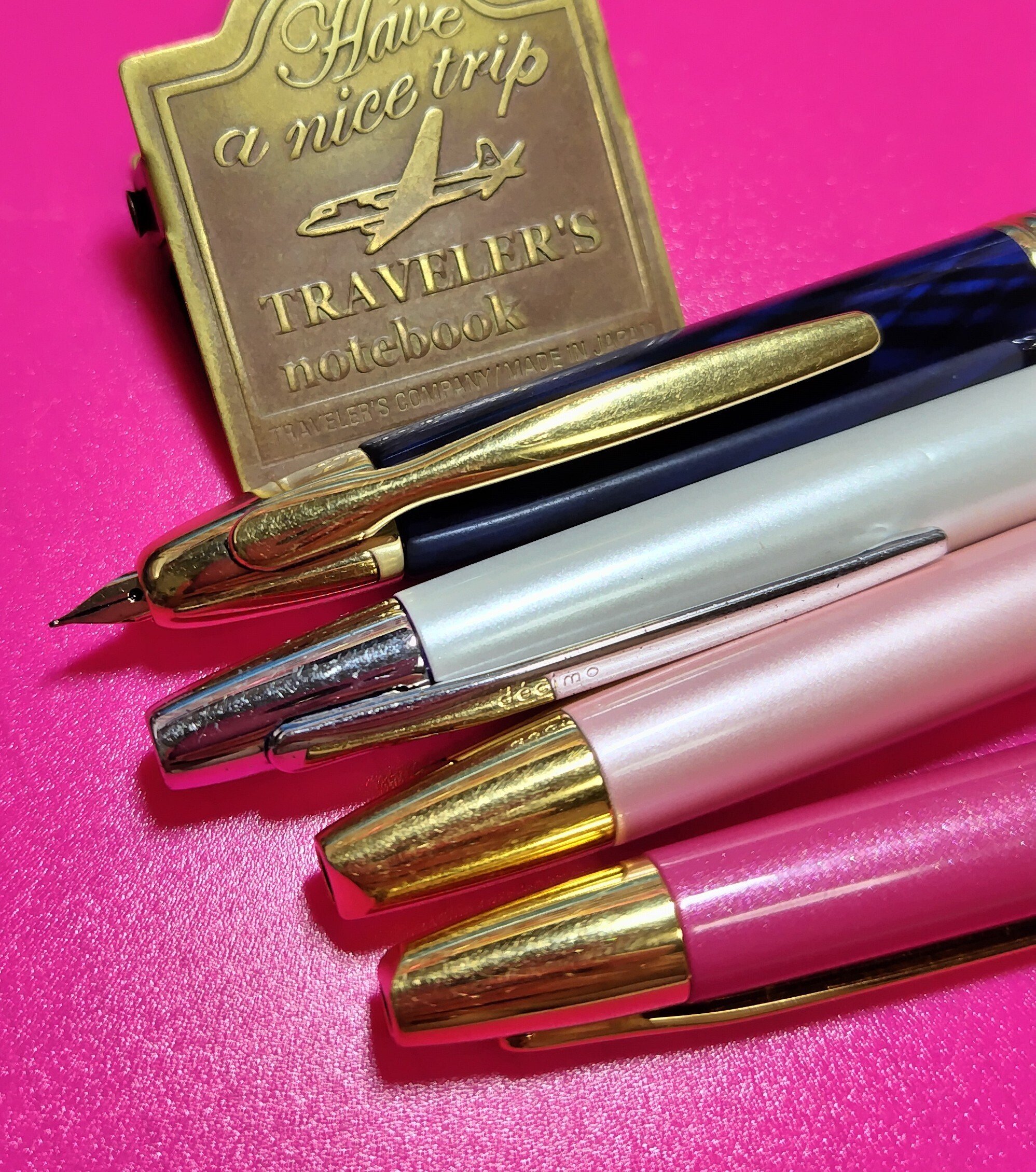 【限定品】キャップレスデシモ ピンク×ゴールド　（メタリックピンク）EFニブ レアな限定品をご紹介！ | ナガサワ文具センター