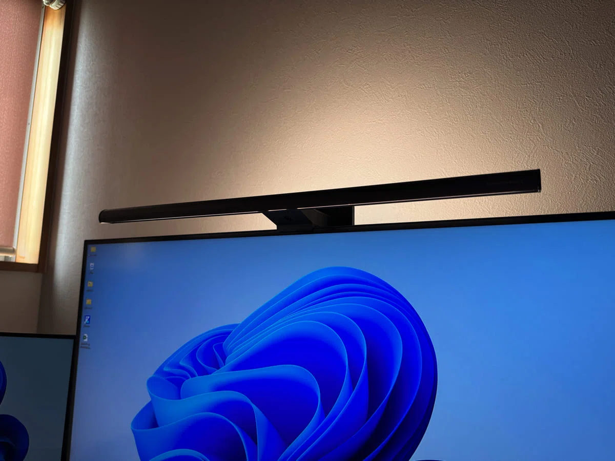 BenQ ScreenBar Halo 2 レビュー！作業空間がワンランク上がる、完成 