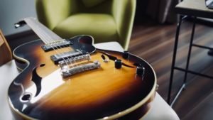 2本目のギターにRozeoのセミアコを選んで良かったこと｜ウエノアンコ