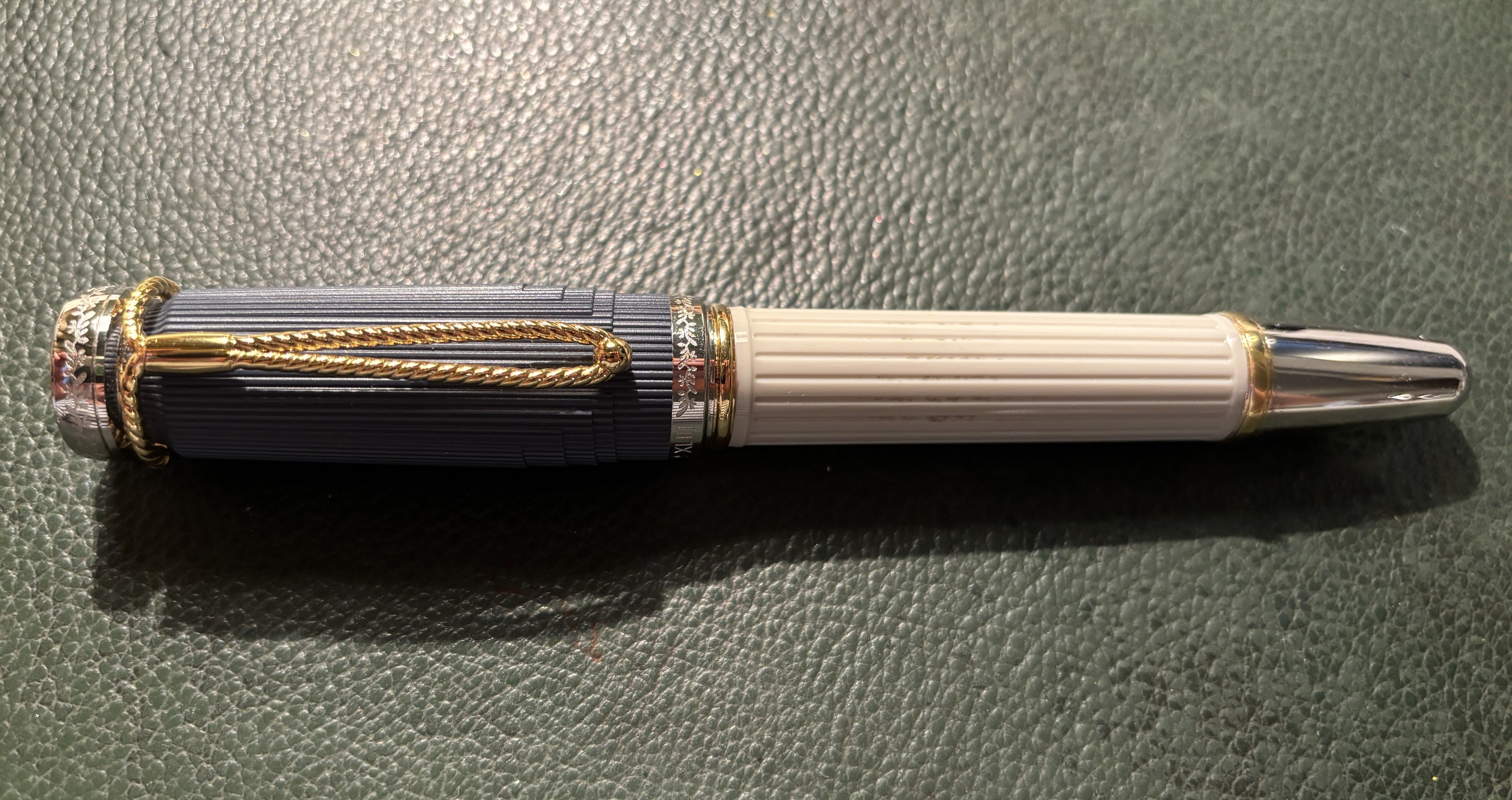 高級インク沼へようこそ──モンブラン×ゲーテ『色彩論』インクセット